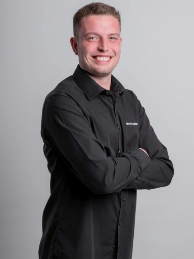 Moritz Howanietz, Vertrieb