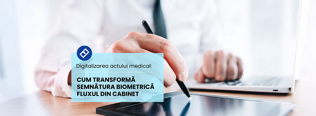 Mână care semnează pe tabletă digitală cu stylus - ilustrare pentru digitalizarea actului medical și semnătura biometrică EVOLVO în cabinet medical