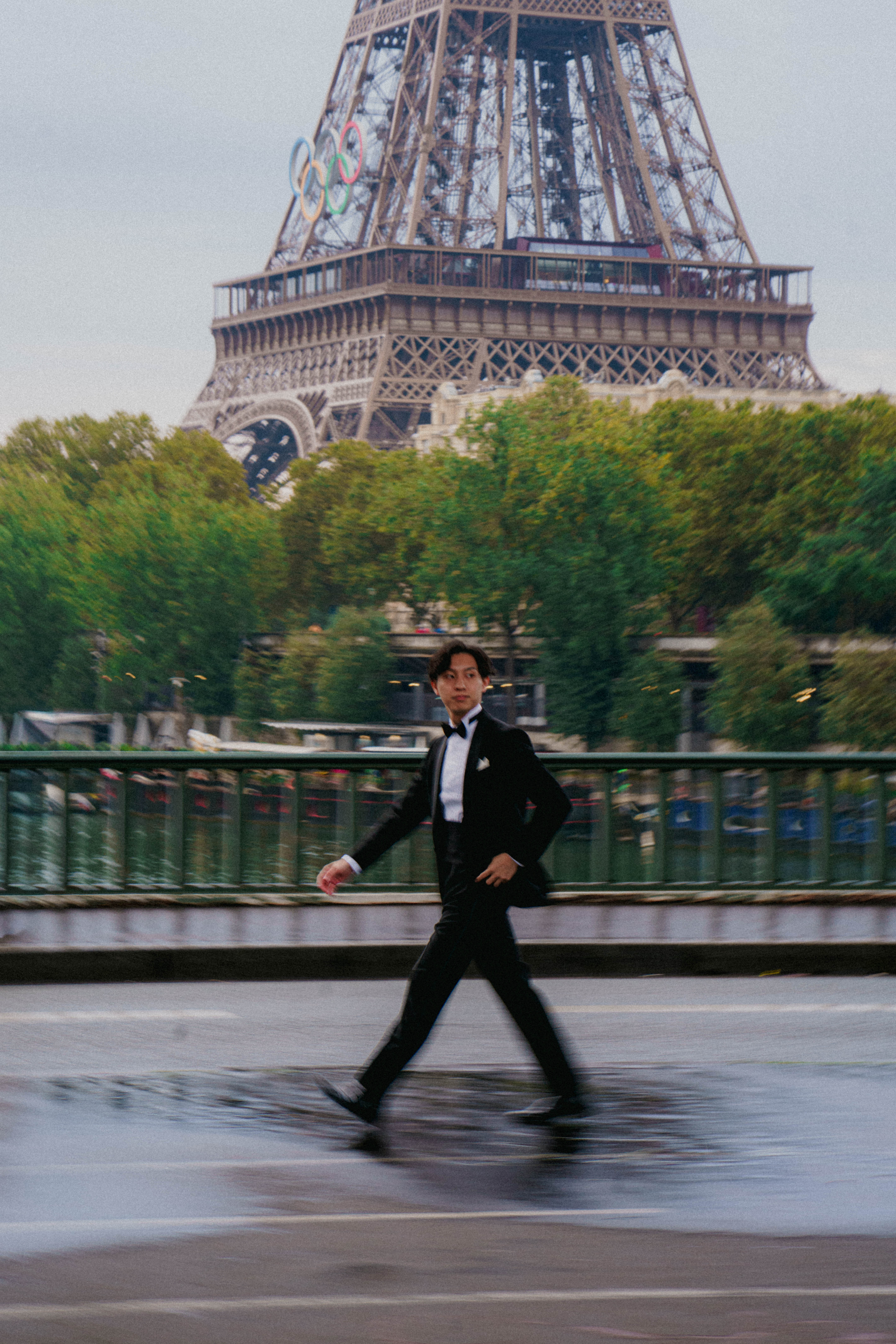 Paris Photographer - LeParisPro. Weddings, engagements, proposals, lifestyle and fashion photoshoots.