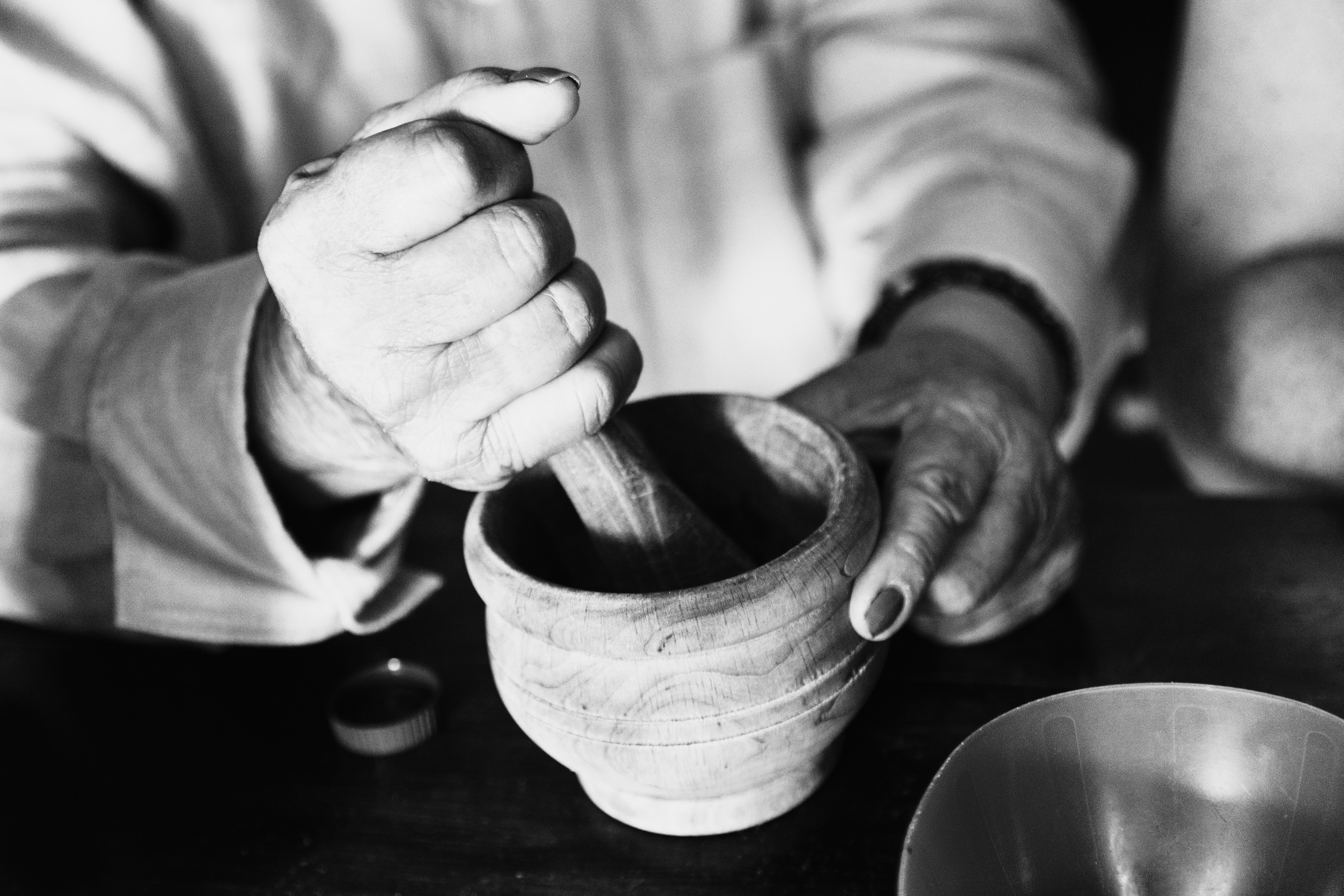 Concetrated triathlete grayscale