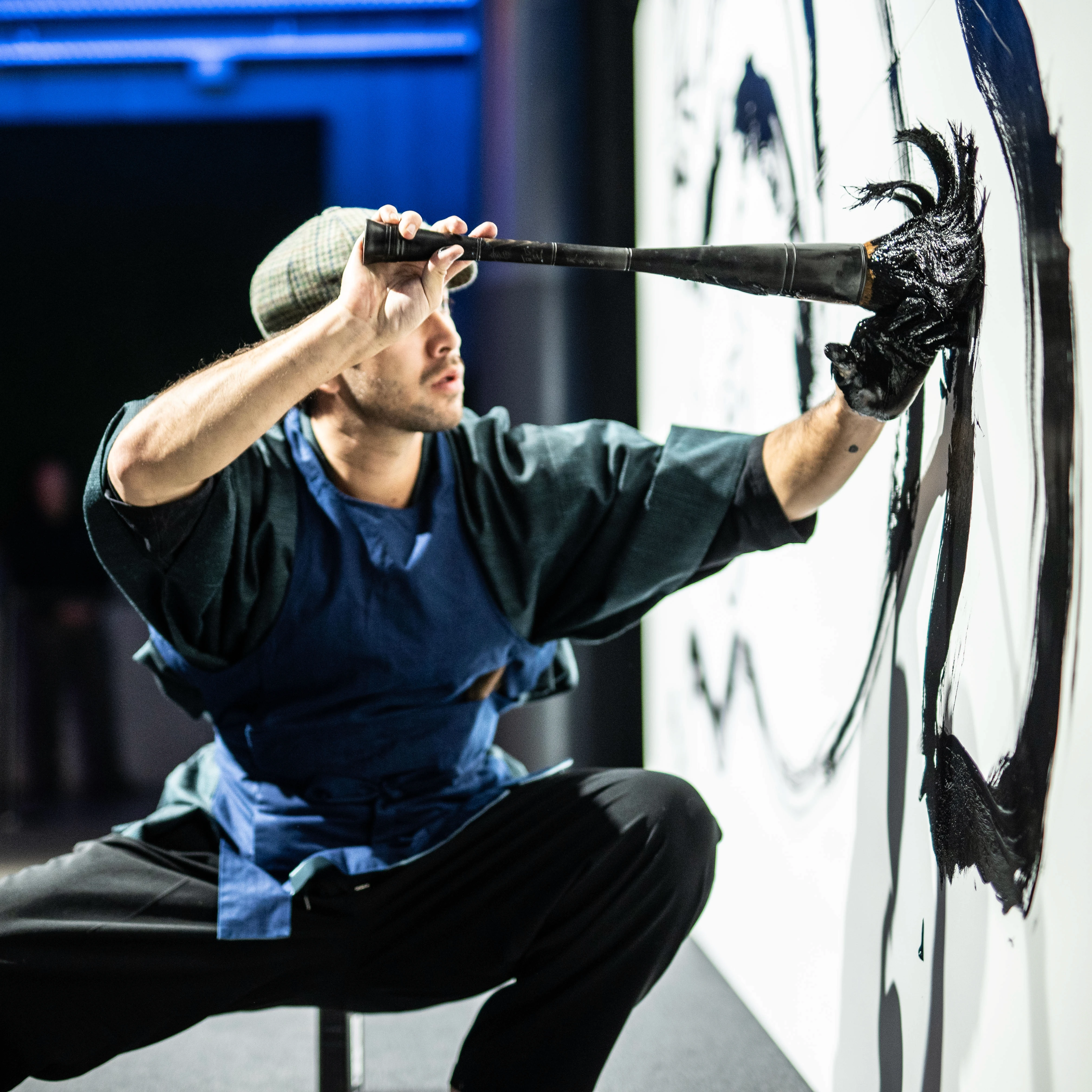 Live painting performance inspired by Mazda craftsmanship
