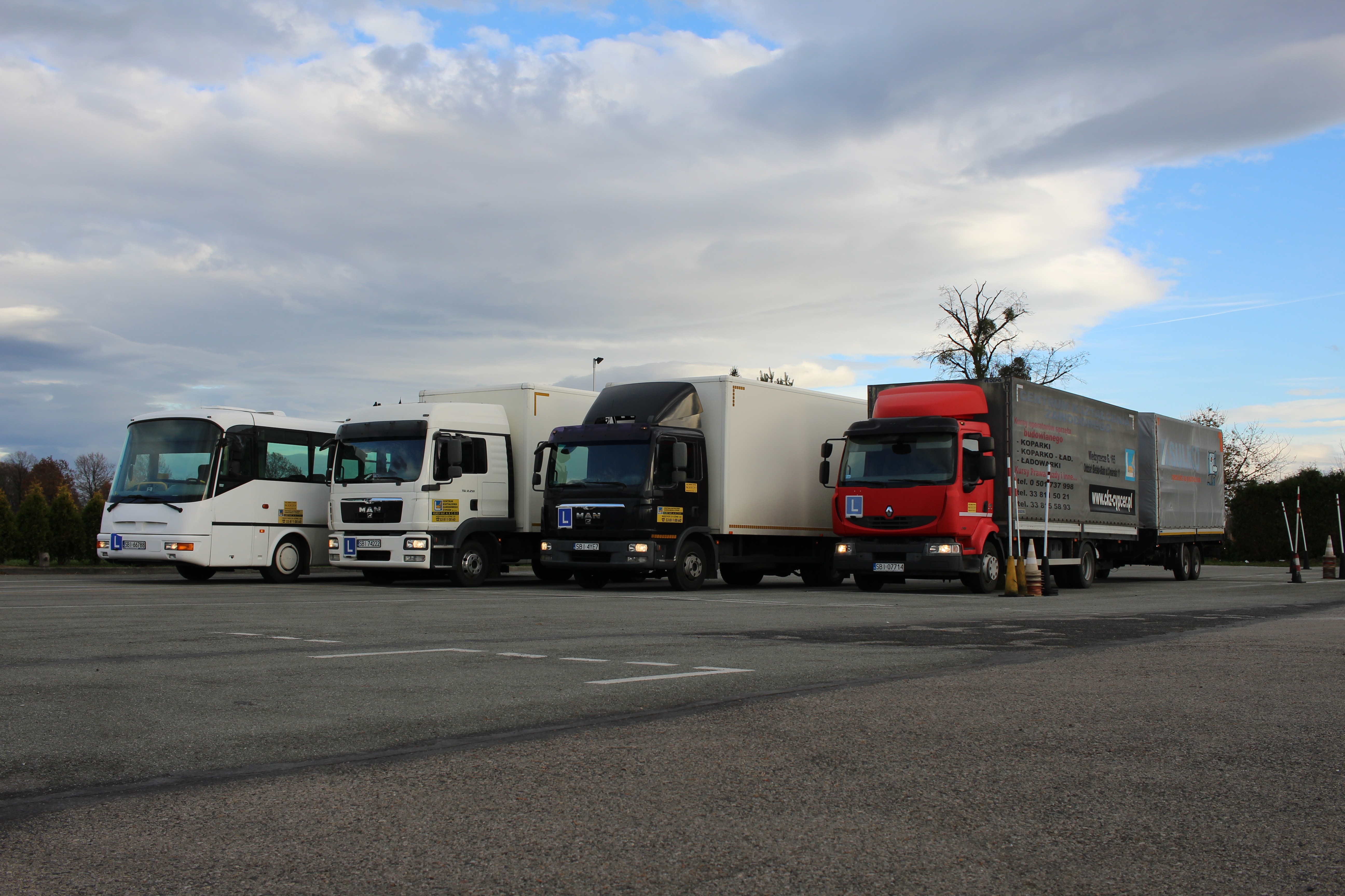 Kurs kwalifikacji wstępnych w CKZ Cypcer, zapewniający podstawową wiedzę i umiejętności potrzebne do pracy w transporcie i budownictwie.