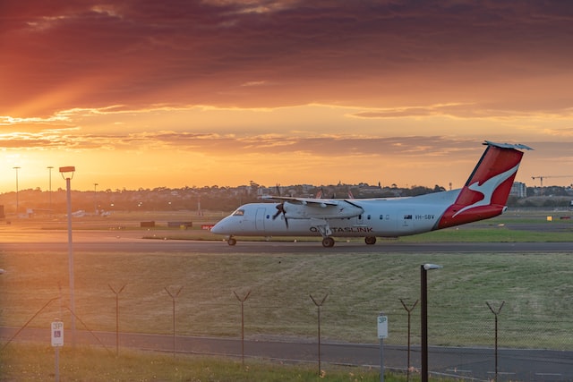 ASX Trading Wrap: Banks rally, Qantas rides the travel boom