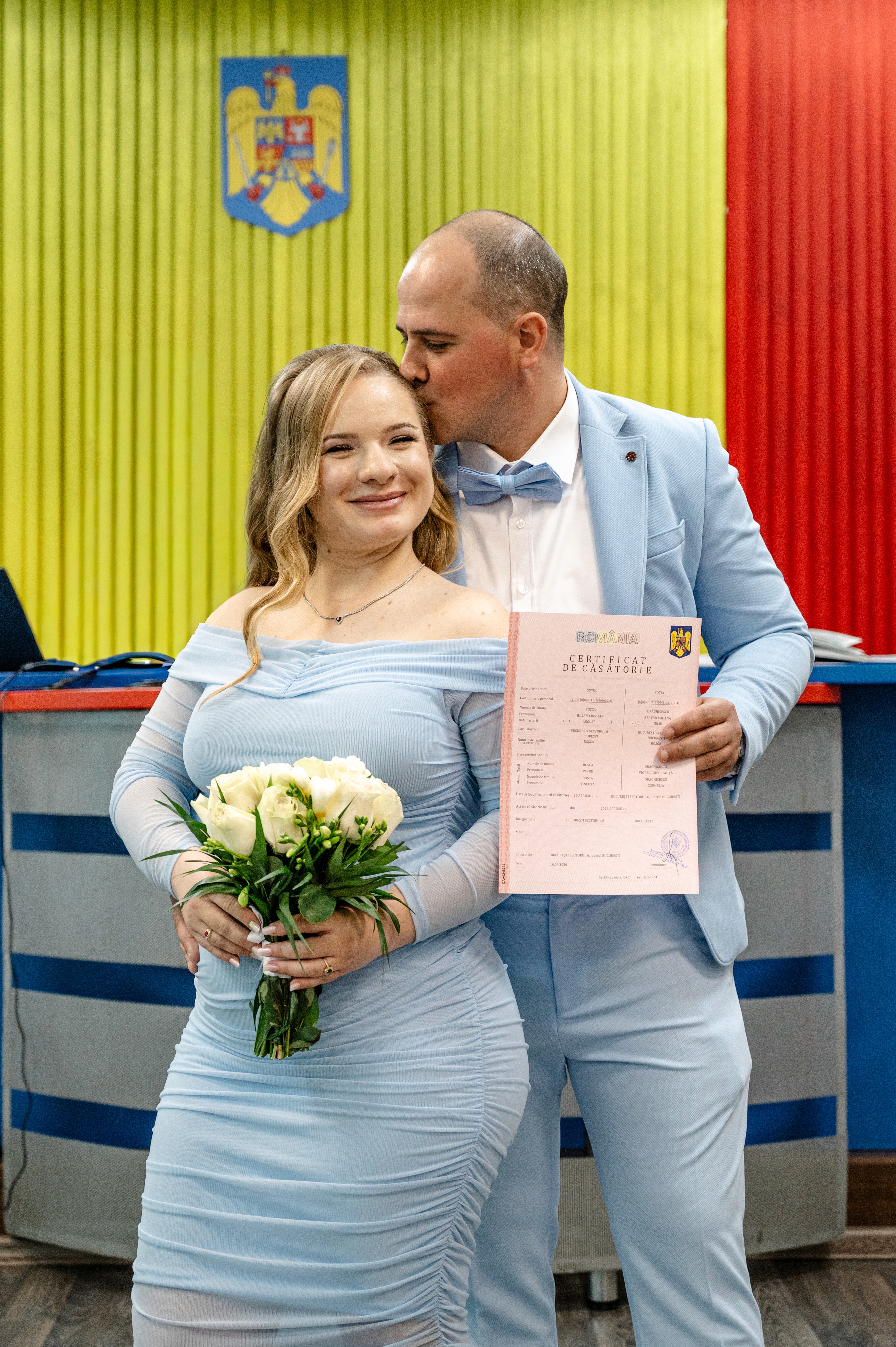 Fotograf cununie civila la starea civila sector 6 din bucuresti, cuplu fericit dupa ceremonie