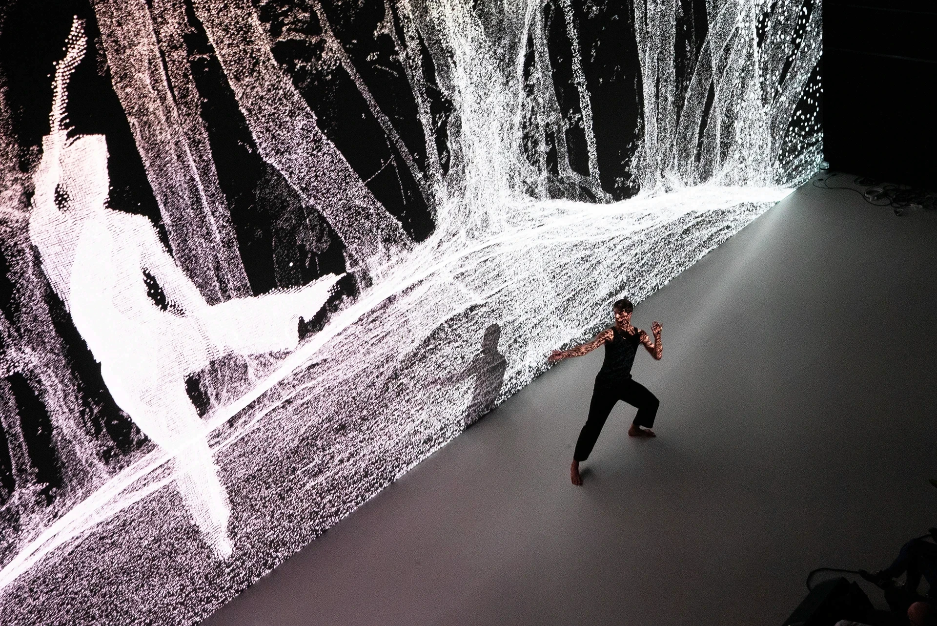 Projection mapping onto a dancer.
