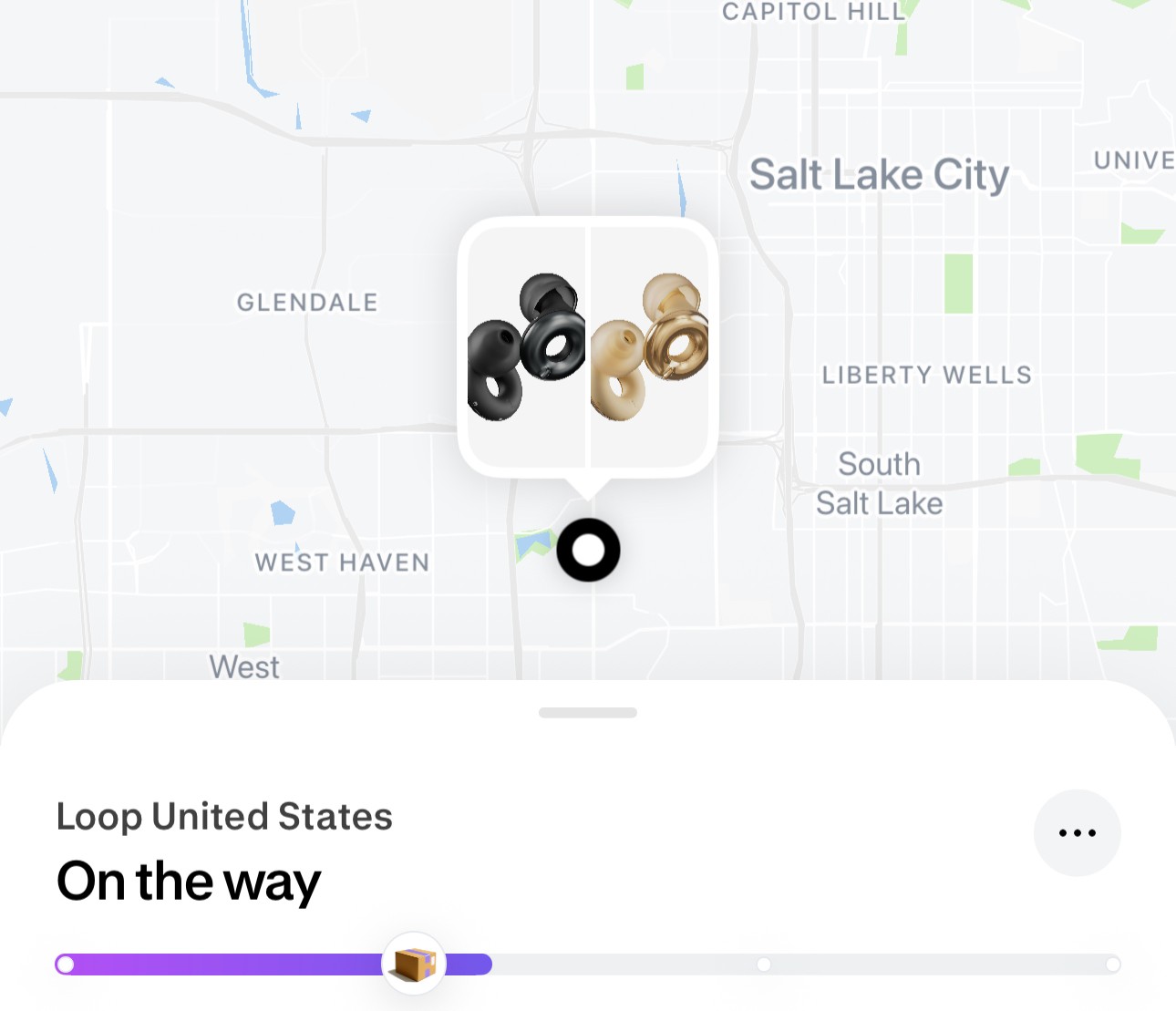 Karte von Salt Lake City mit Lieferroute und markiertem Pin, dazu schwarze und goldene Produkte. Text: „Loop United States On the way“.