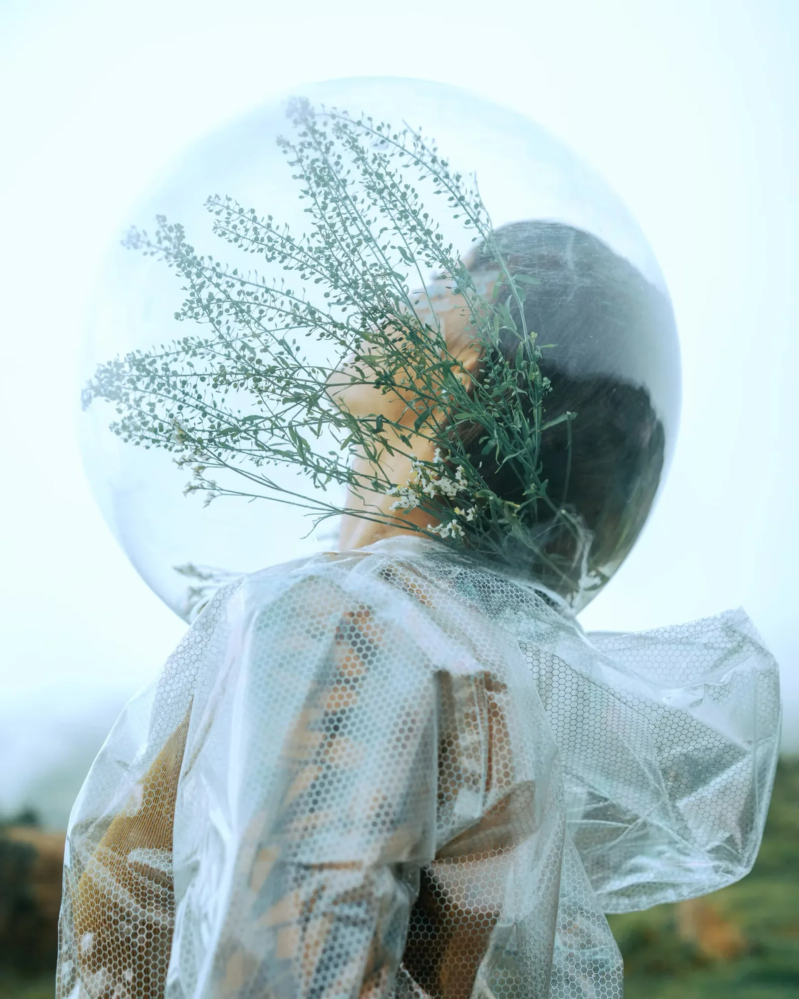 Earthling — project image 04 by Roman Olinchuk. 香港攝影、創意影像及視覺敘事作品。