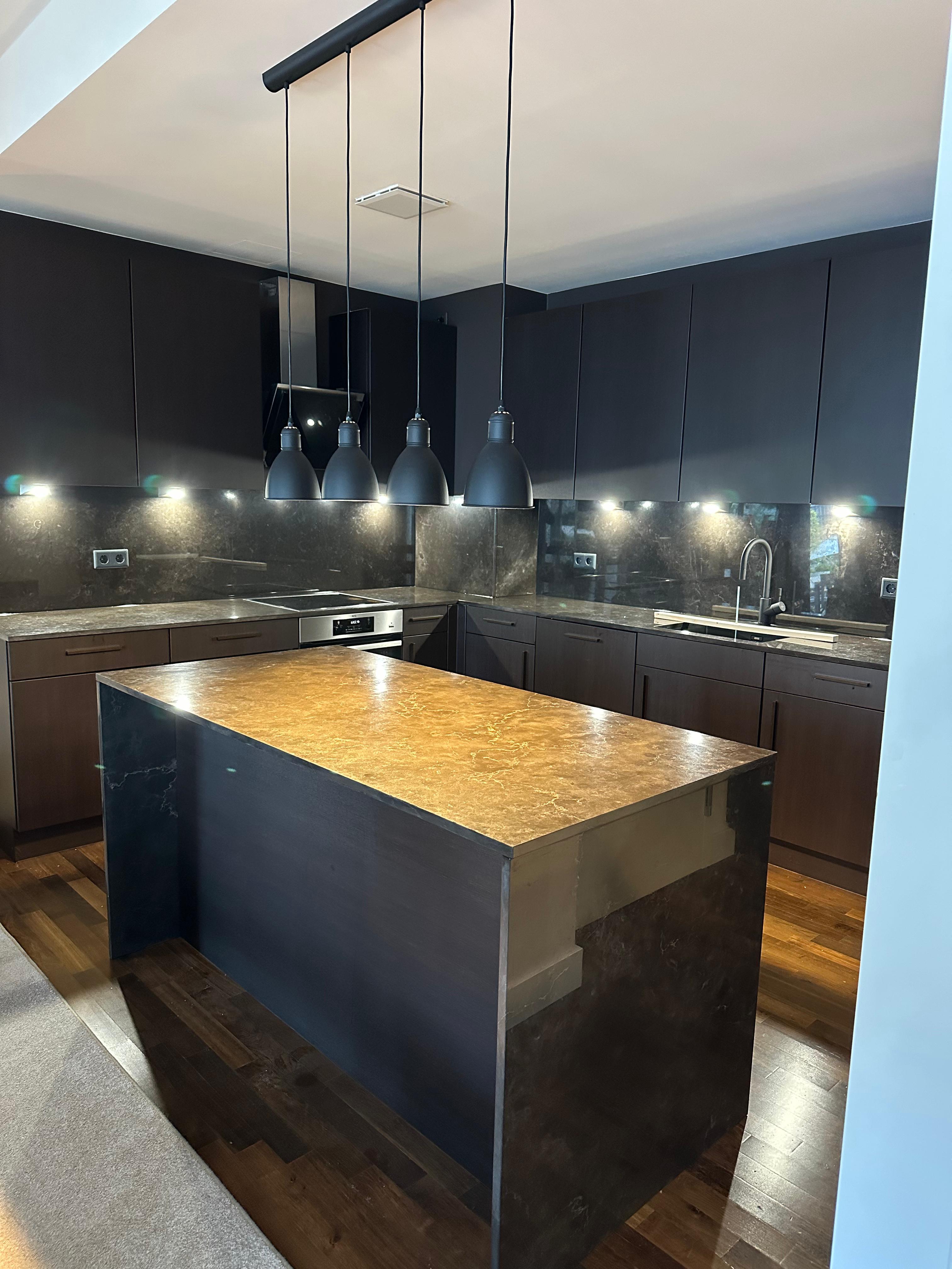 smoky brown marmor platte küche langlebig fleckenresistent naturstein