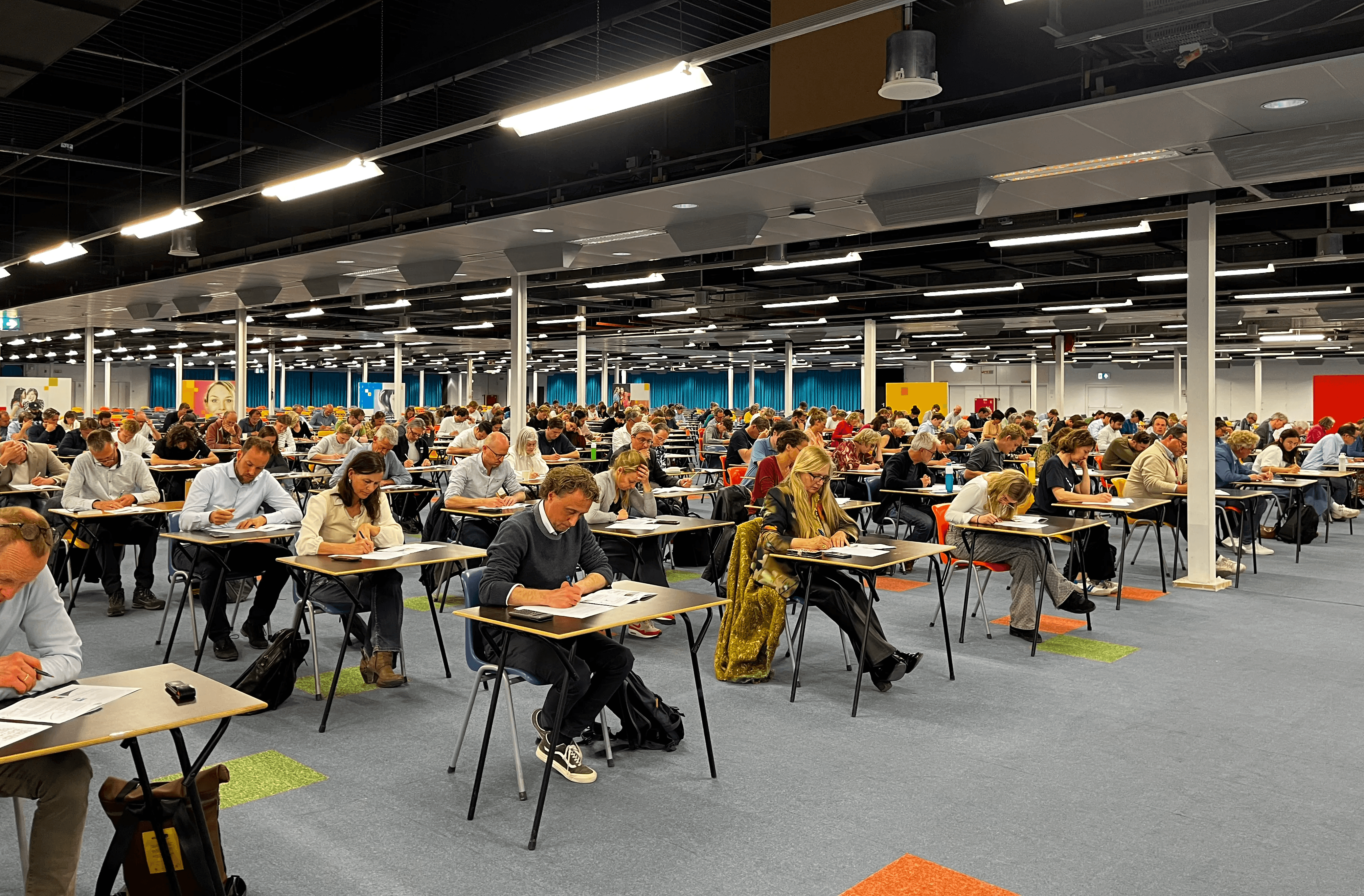 Maak het examen op locatie