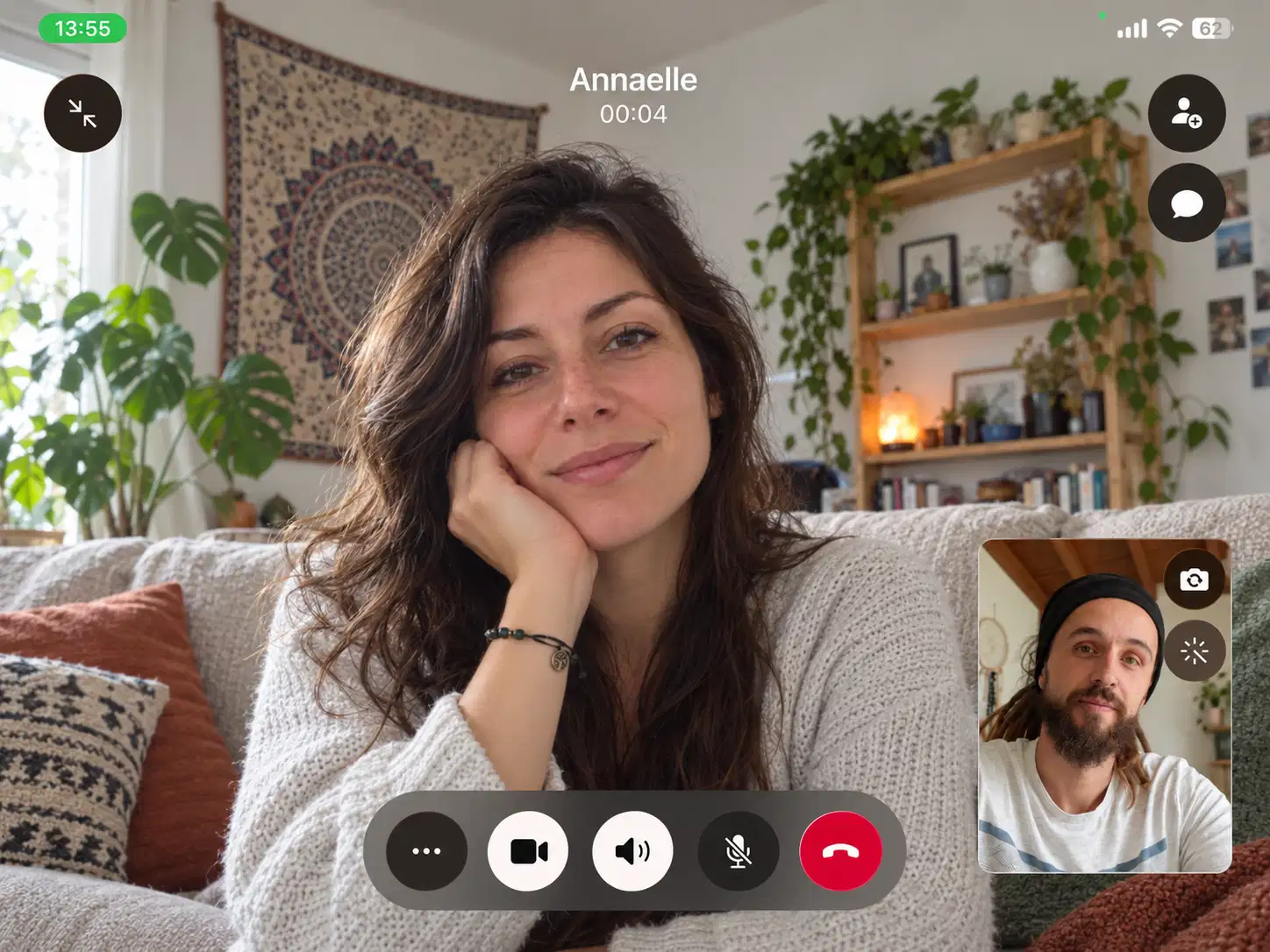 Jonatahan, médium en consultation visio avec une cliente toulousaine