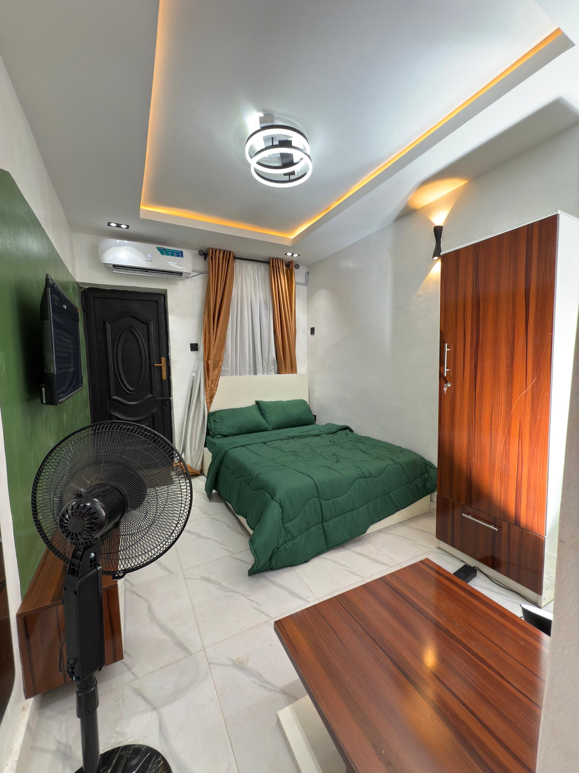 Comfortable studio apartment Urban Suites, one-bedroom serviced apartment in Surulere, Lagos