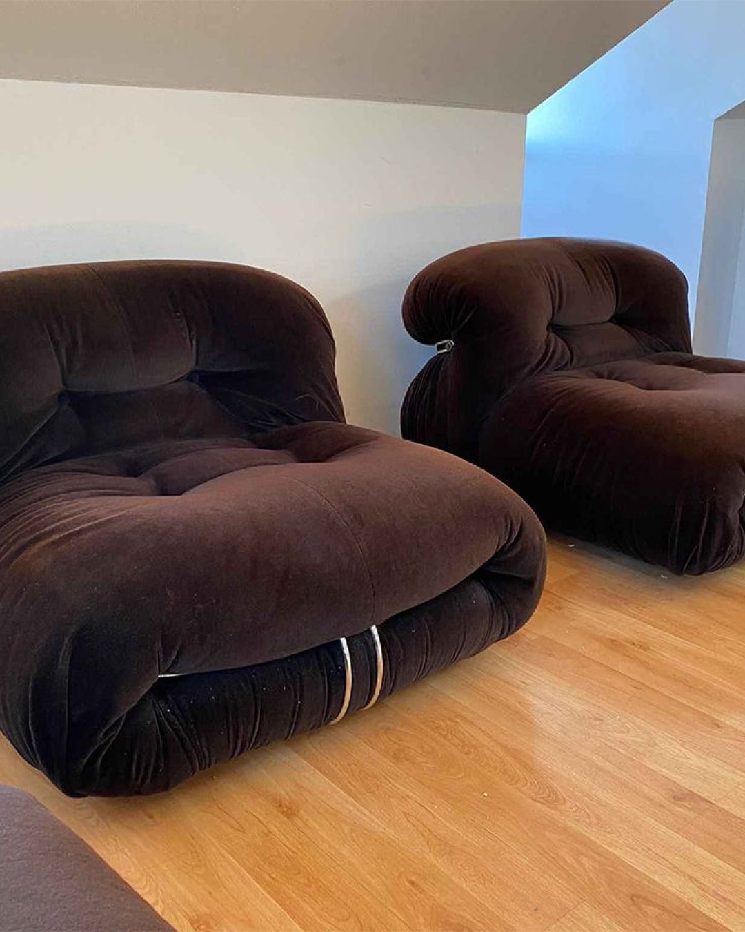 Cassina, Soriana Sofa