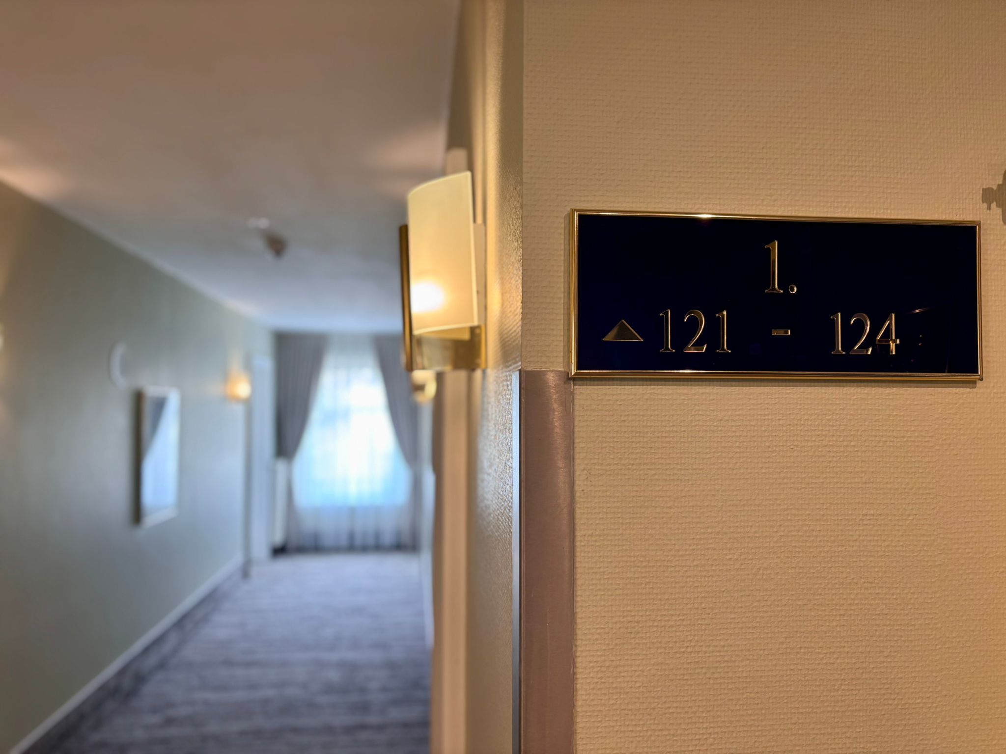 hallway-inside-a-mediterranean-modern-hotel--arche