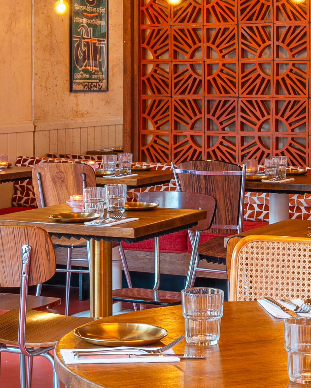 restaurant avec des tables