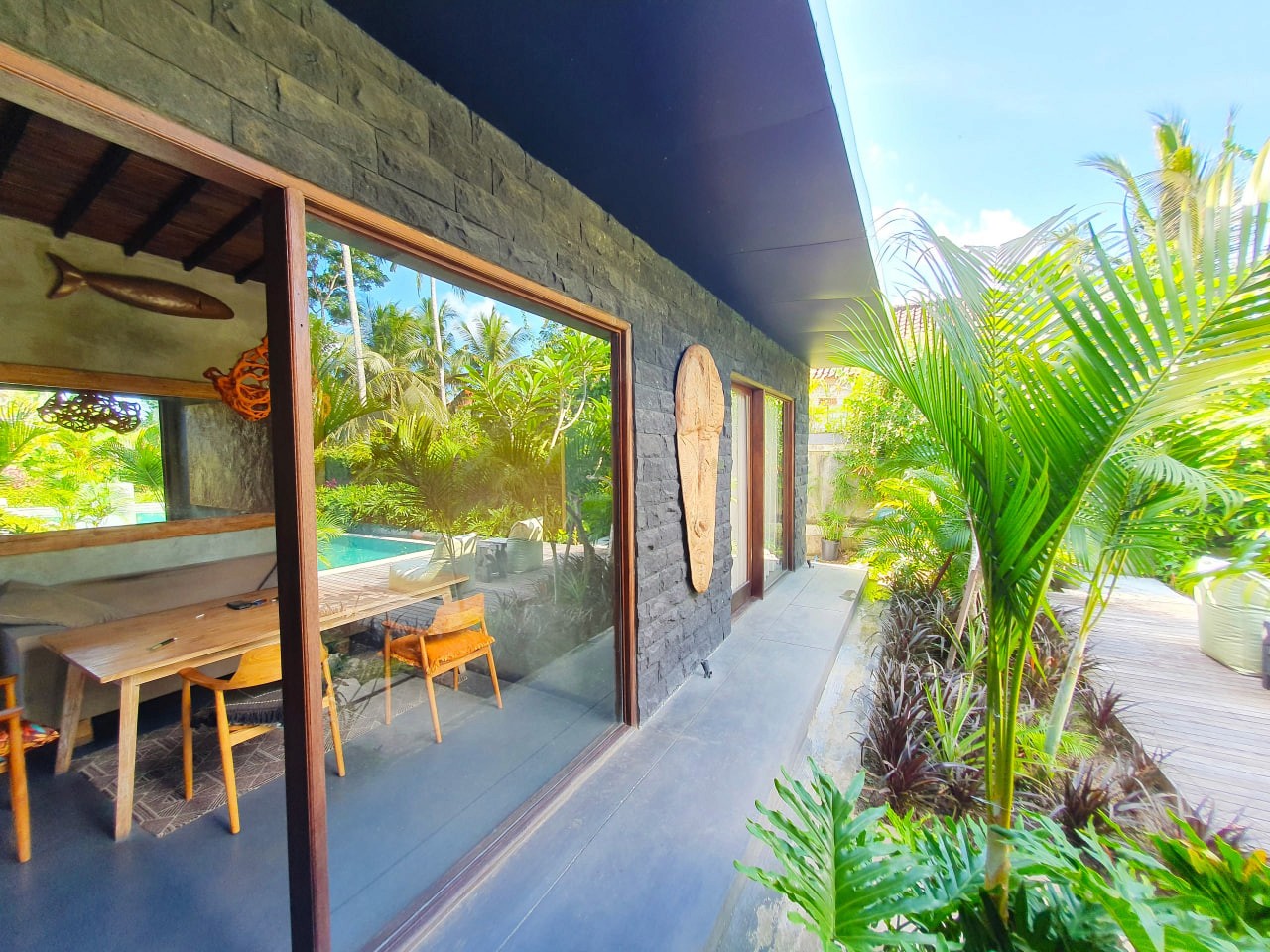 3-bedroom villa with tropical garden in Ubud