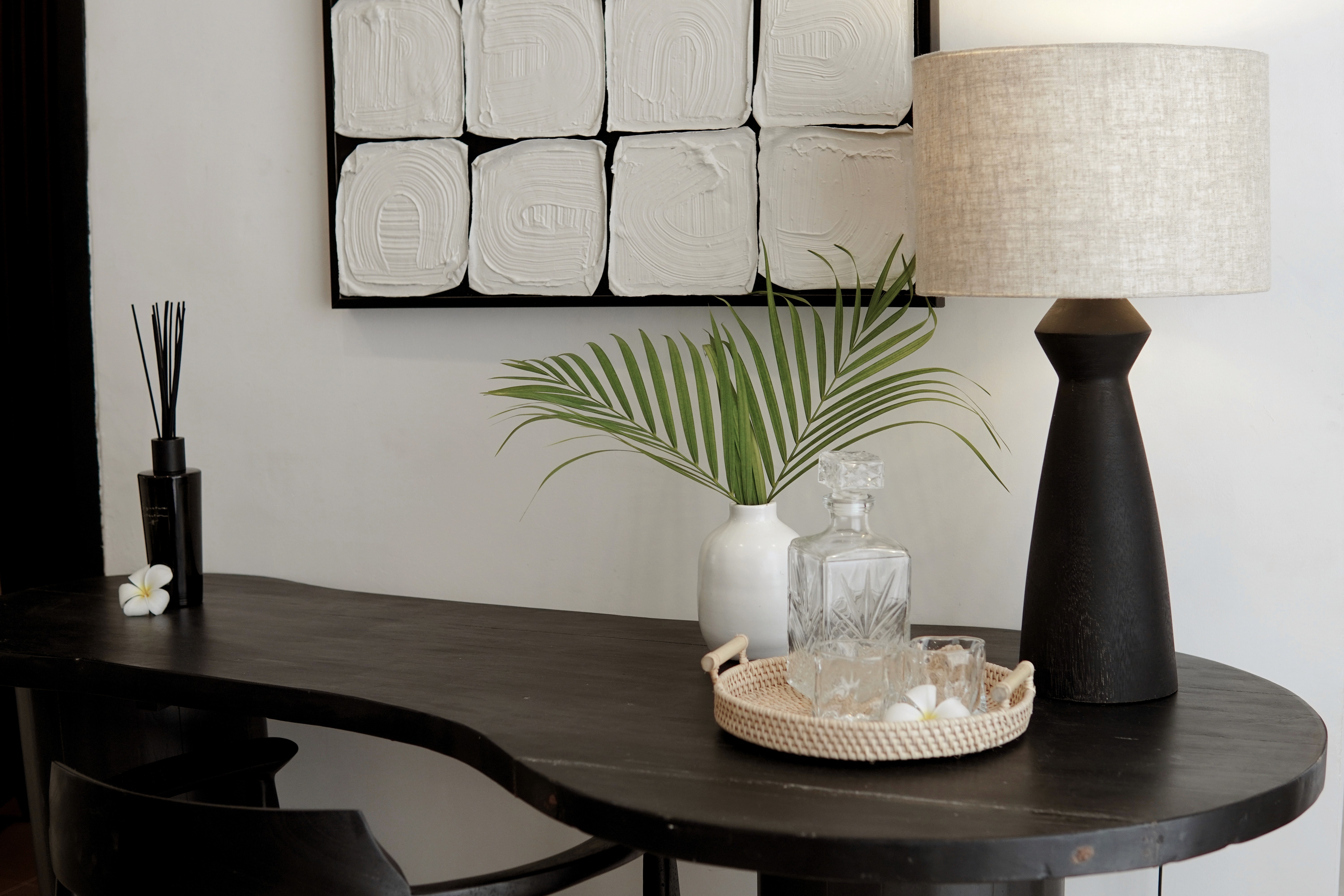 indiana-room-anaya-details-office