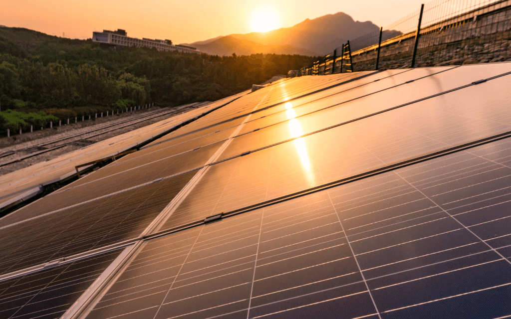 Durch die Kombination innovativer Energiespeichertechnologien und zukunftsweisender politischer Rahmenbedingungen legen wir den Grundstein für eine echte Netto-Null-Zukunft. Modual - www.modual.ch