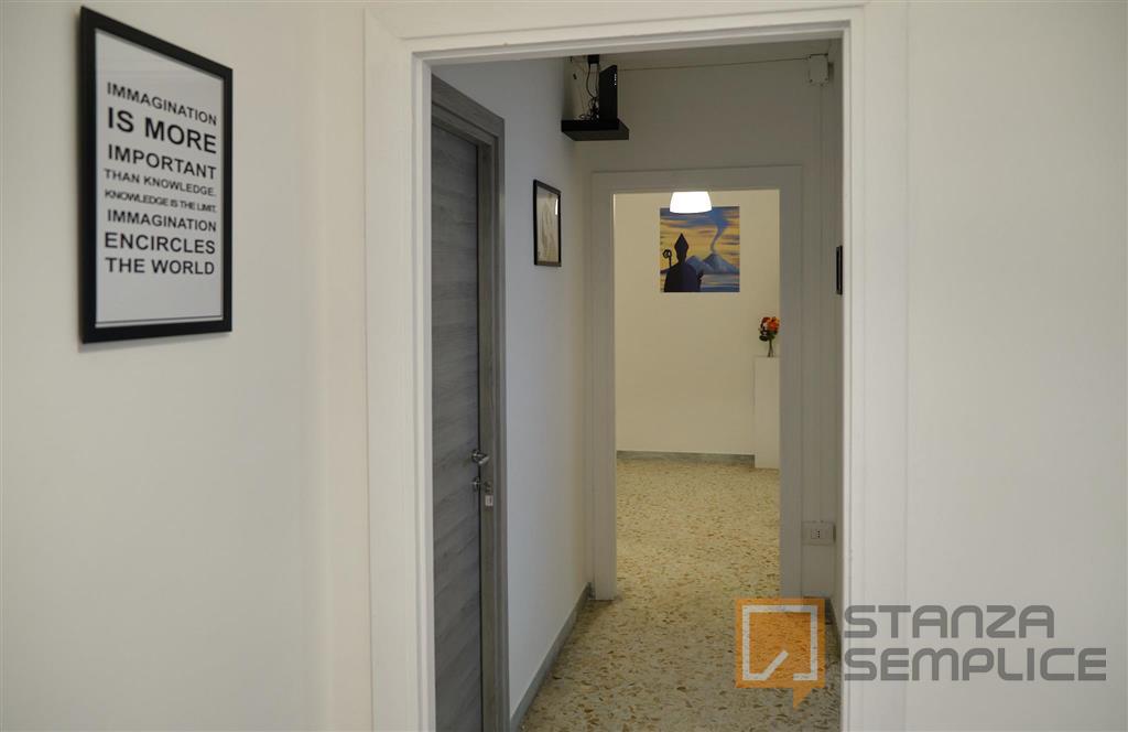 Stanza di 15 mq in Via Terracina n., Napoli