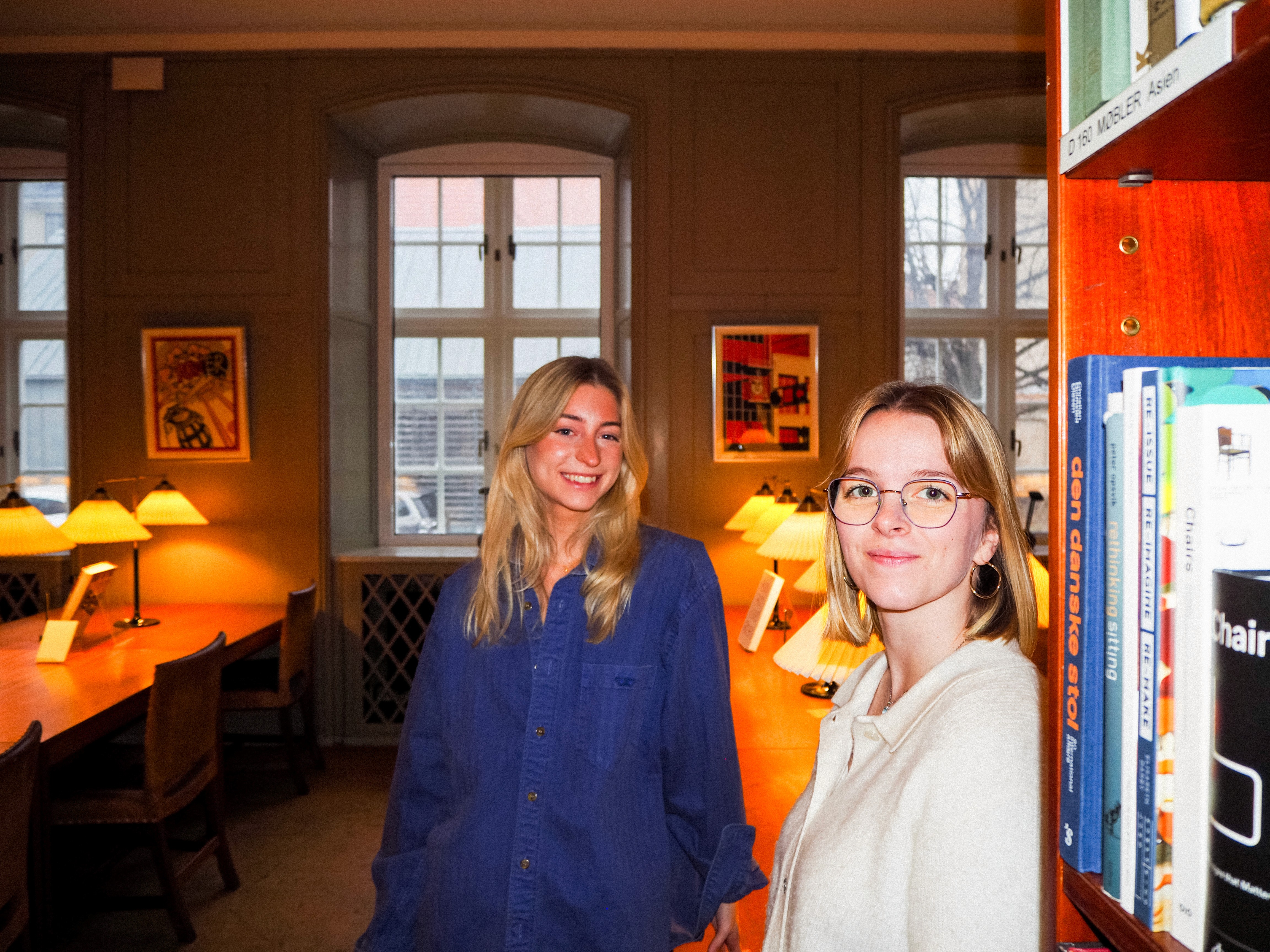 Filippa, Stéphanie, and Modestas out eating.