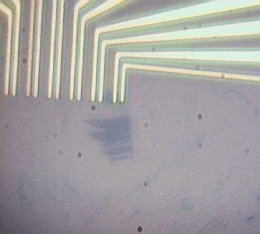 Graphene Sample at 20μm, seen under the digital reflected-light microscope designed by Kilian Günthner for circa €250..