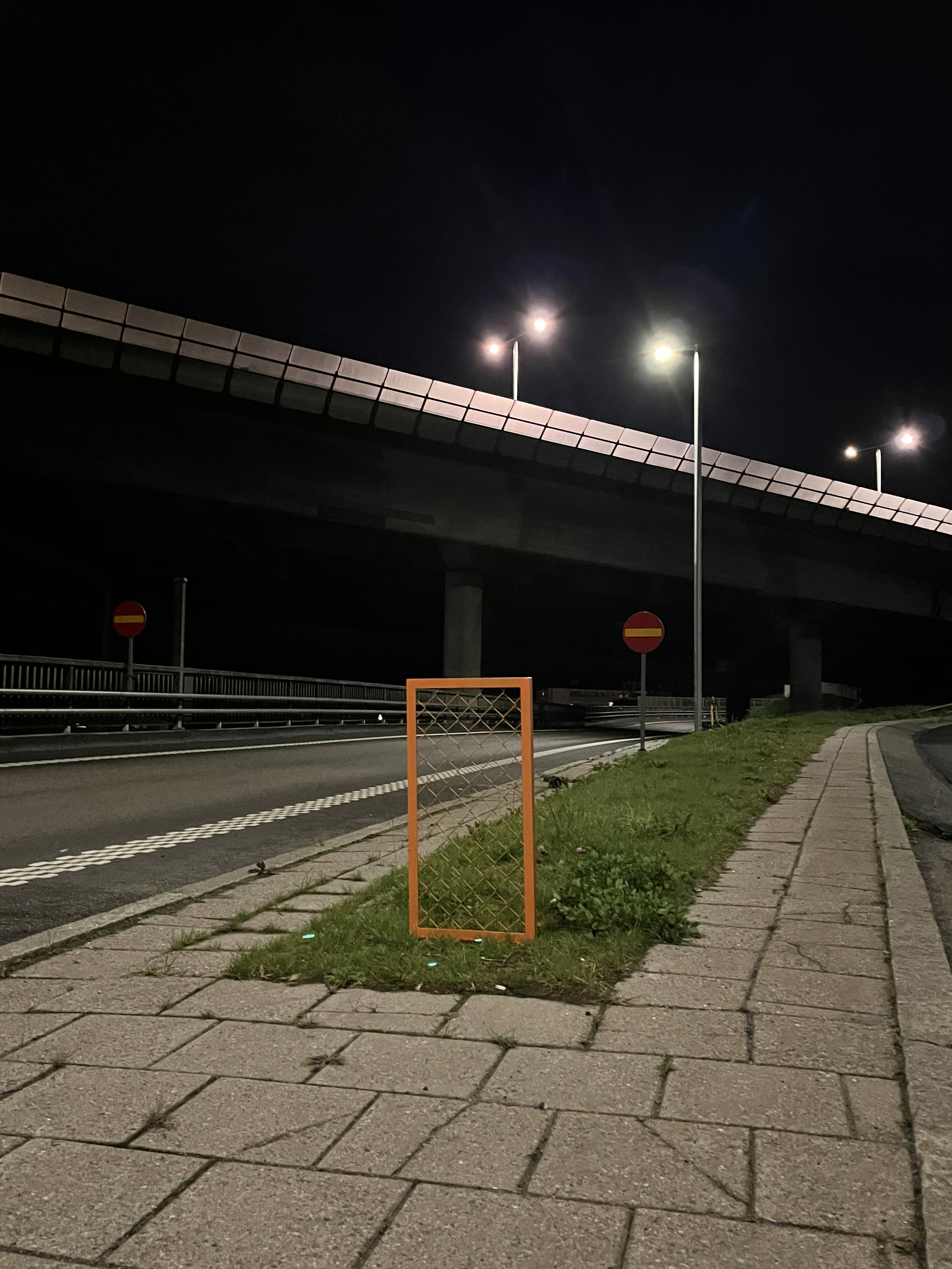 Måndag 04:28 (Monday 04:28), Siri Tolander, commuter paths, Stockholm, Sweden, uncommissioned, 2025