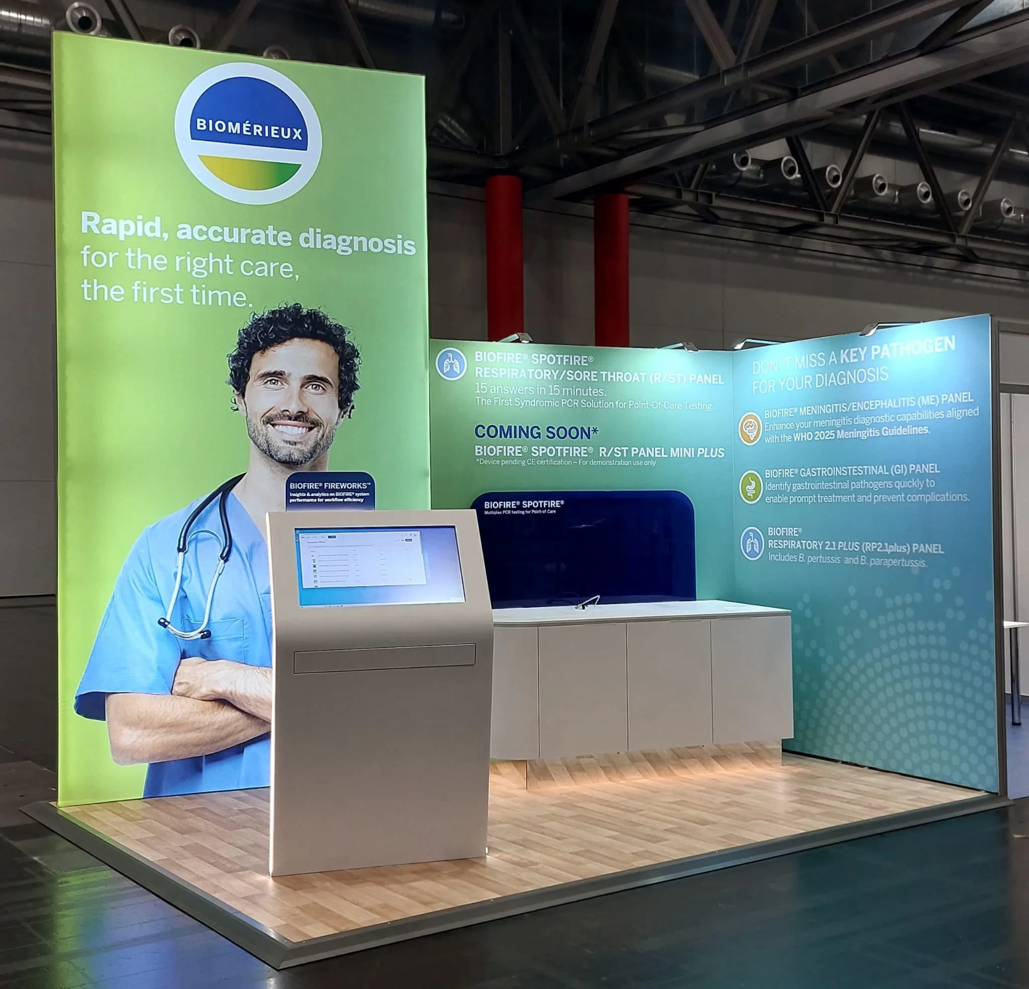 espace complémentaire Biomérieux ERS 2025 avec borne interactive et panneaux explicatifs santé