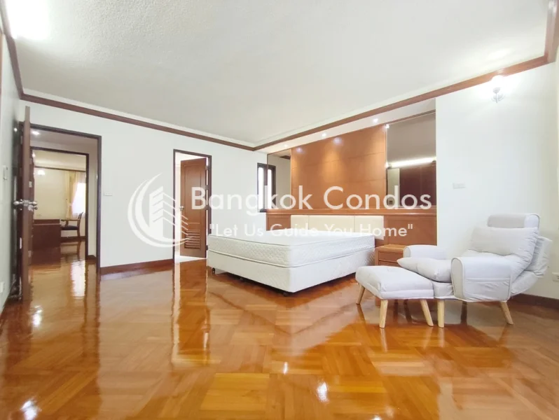 NT Tower 3 Bedroom Pet-Friendly Condo Thong Lor 4