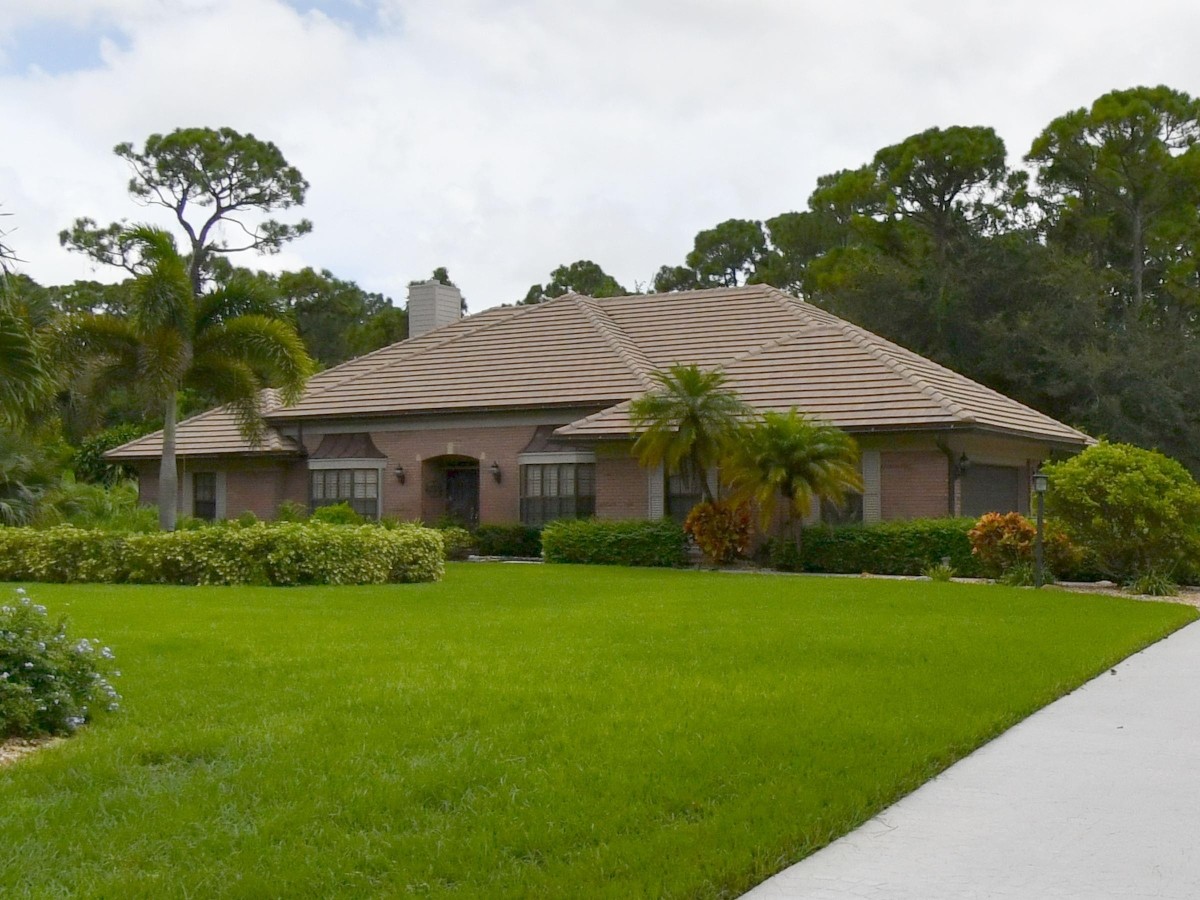 2001 Roof Replacement in Reserve Plantation, PGA Village, Port St Lucie with Entegra Flat Taper Shake Tile in Desert Tan
