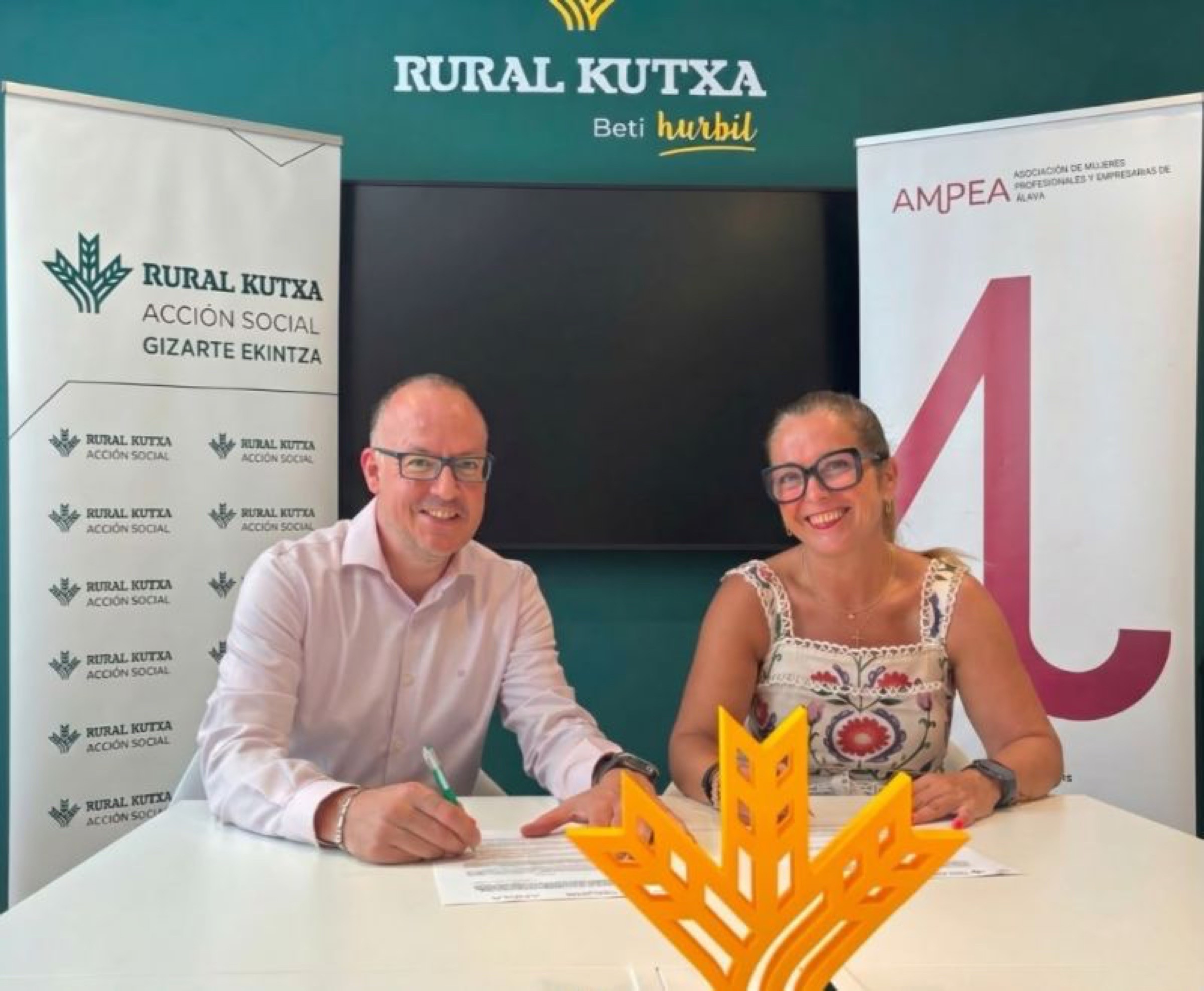 AMPEAren eta Rural Kutxaren arteko 2026rako lankidetza-hitzarmenaren sinadura