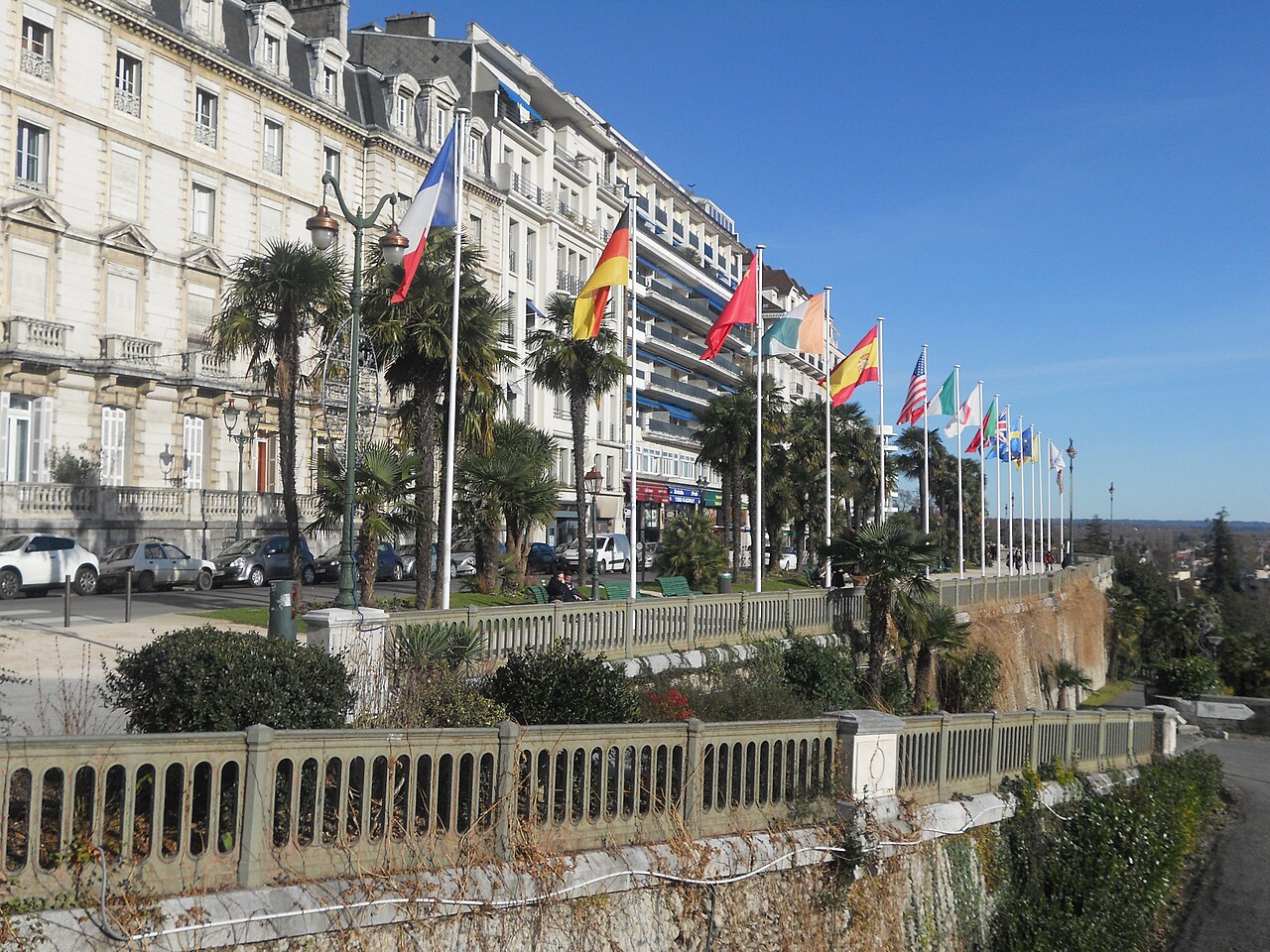 Le boulevard des Pyrénées à Pau.