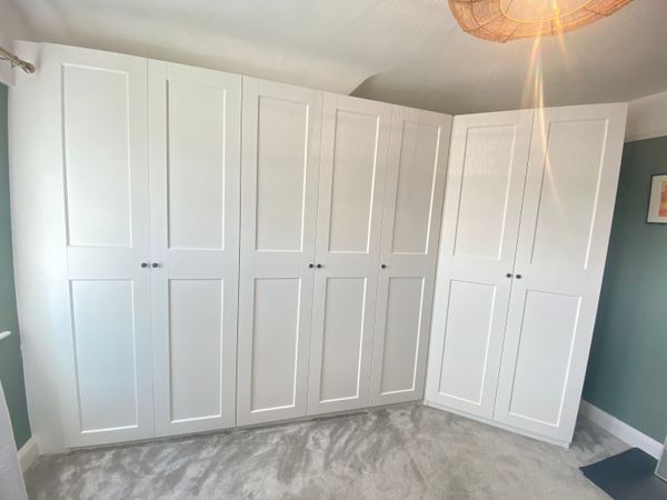 white wardrobe