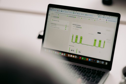 Over the shoulder shot of the Soundsensing Dashboard