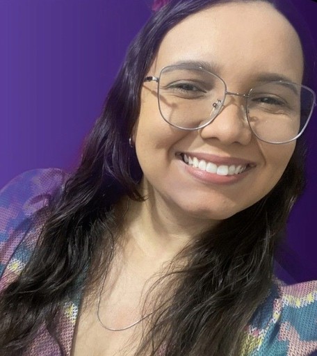 Credit card mockup displaying $430,000 balance and masked card details