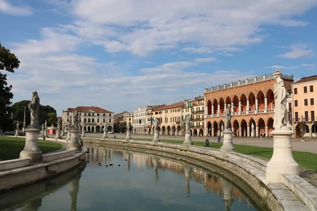 prato della valle, sede di economics network