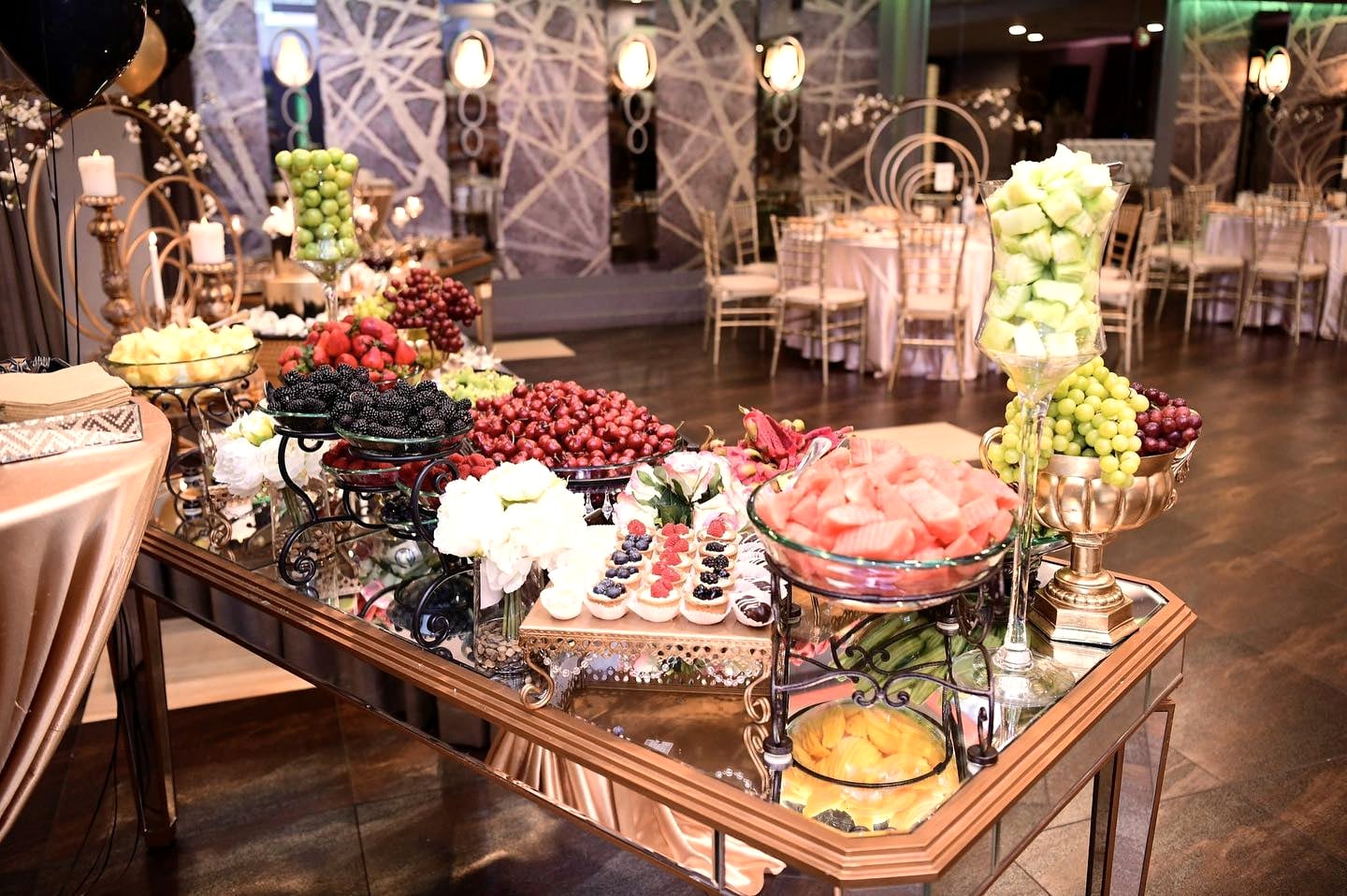Celebration: The mirrored table