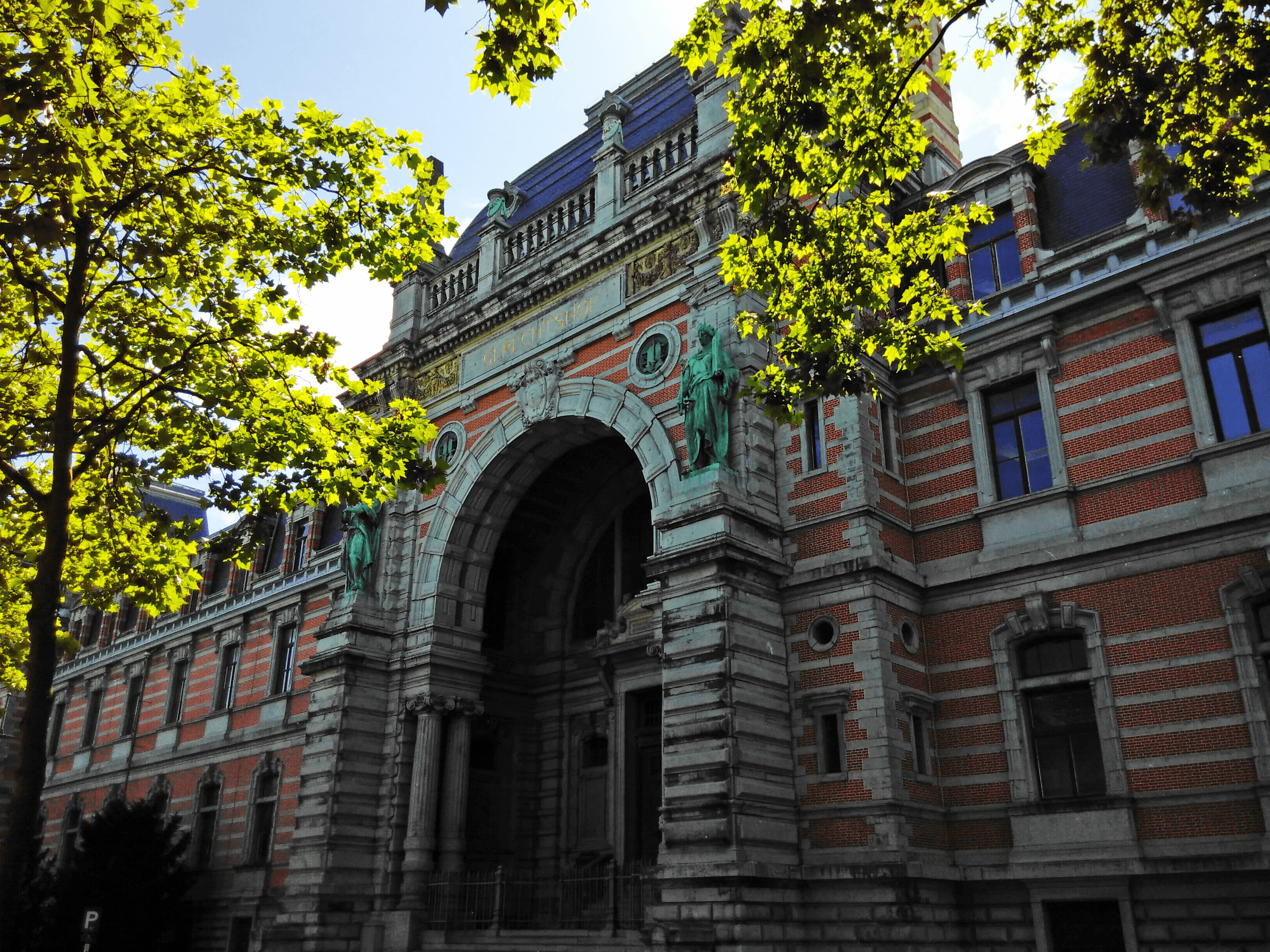 Renova Glass Project - Oud Gerechtshof, Antwerpen