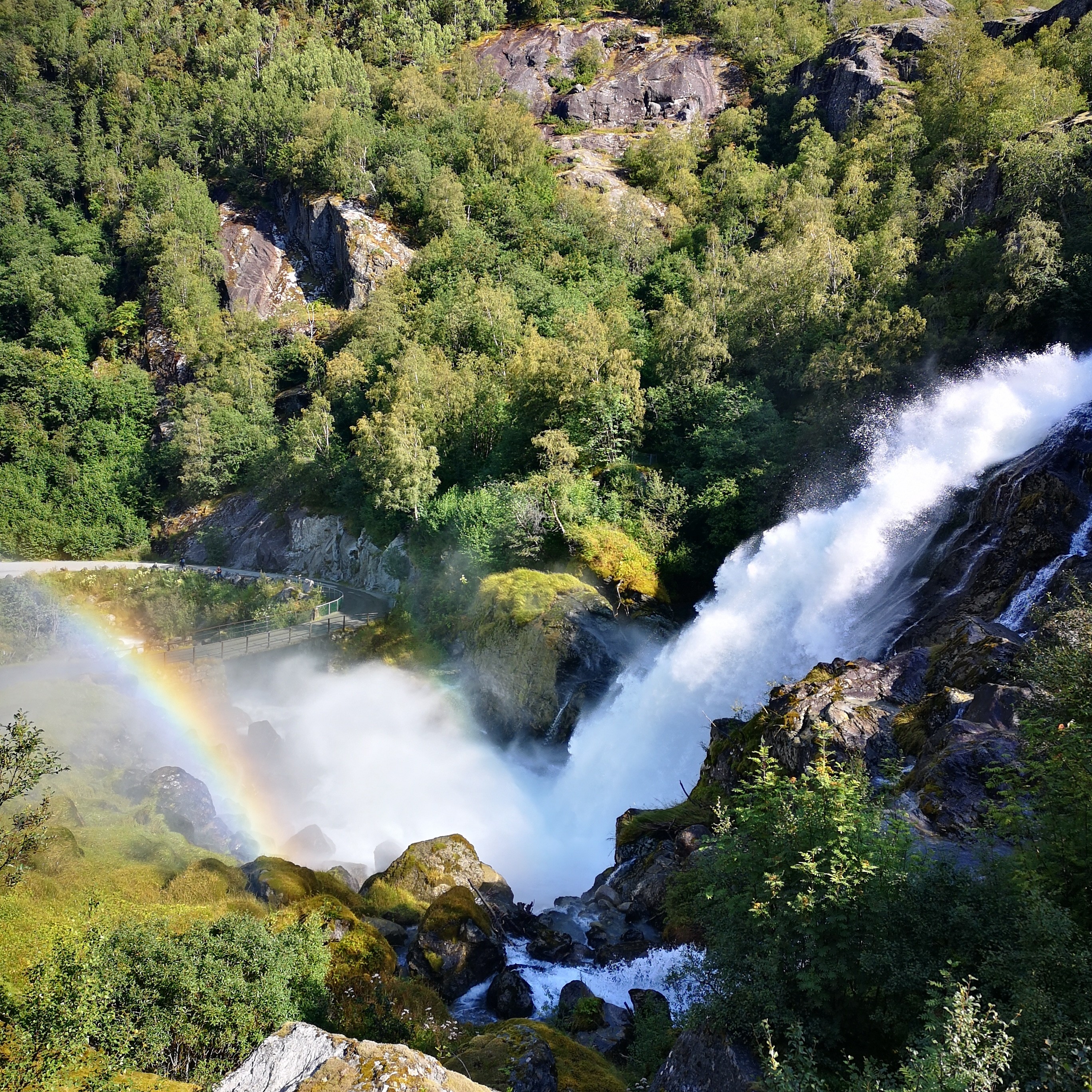 Bild von Natur mit Wasserfall