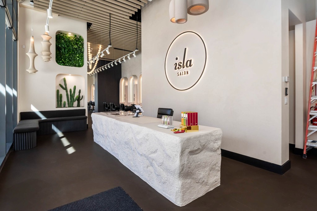 Isla Salon