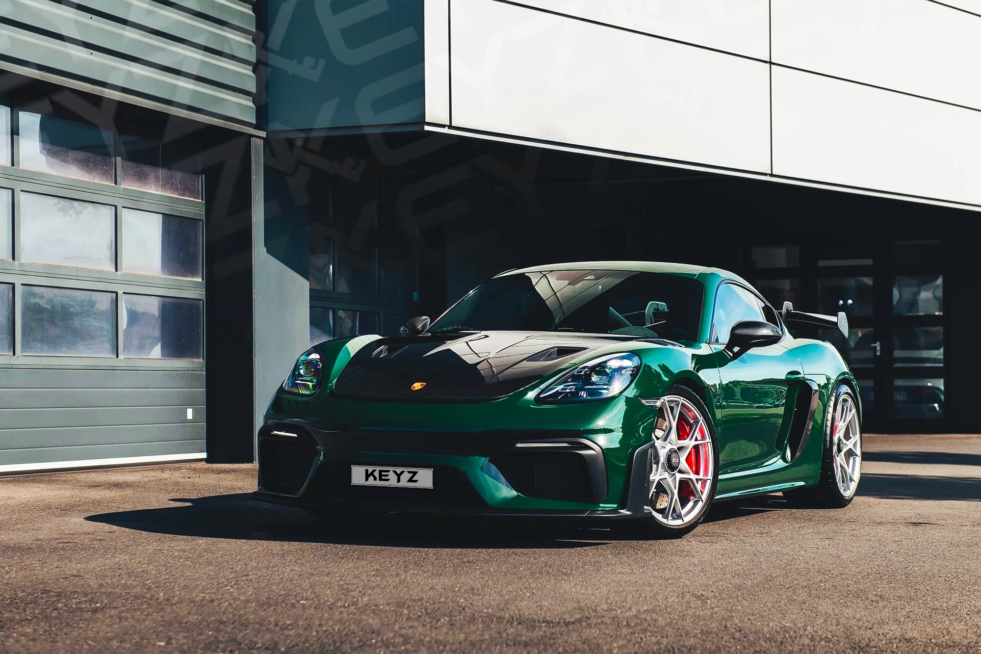 Vue extérieure Porsche Cayman GT4 RS Vert – Location Supercar à Dubaï | Keyz Rent