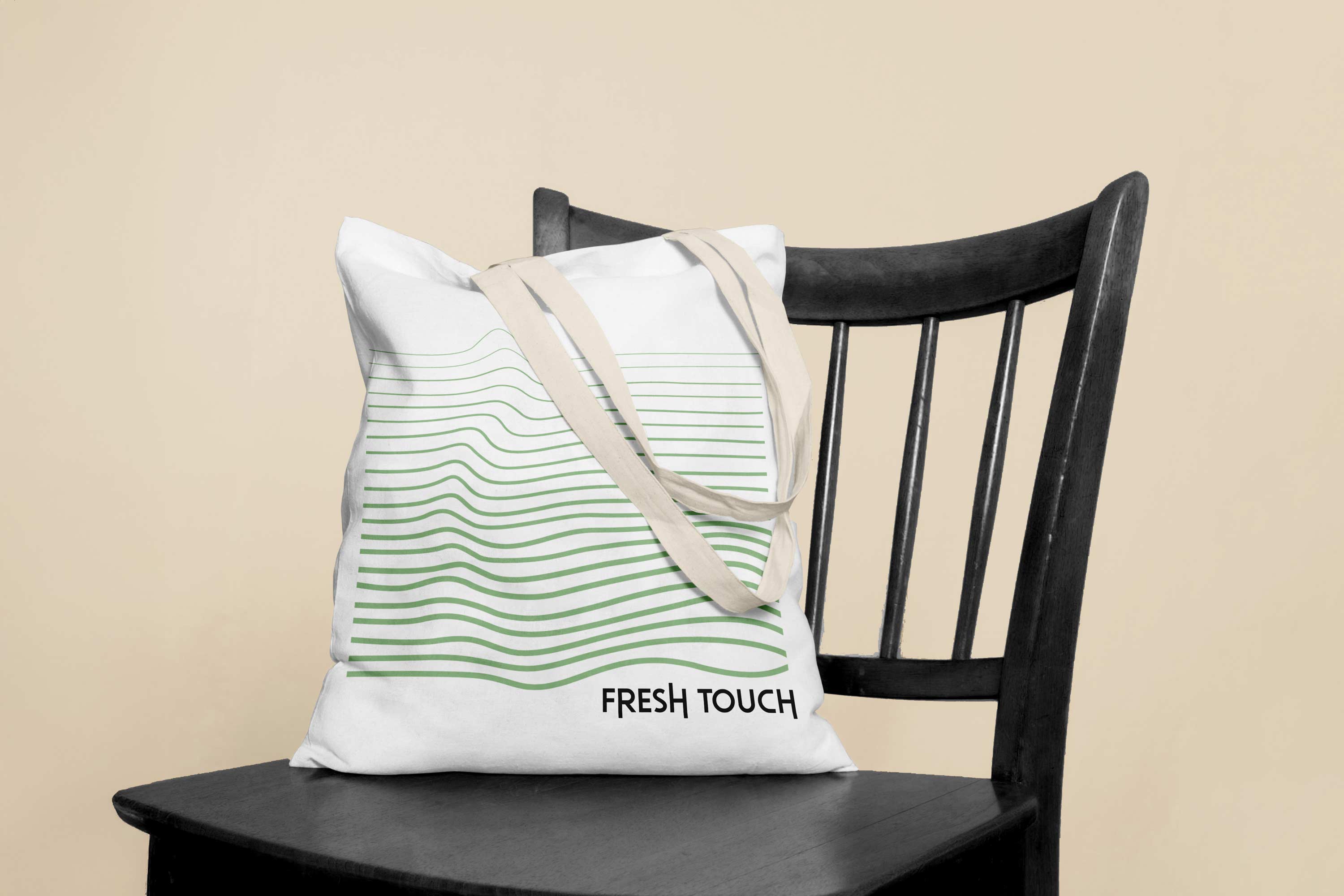 Totebag avec identité visuelle de la residence Fresh Touch, logo et éléments graphiques