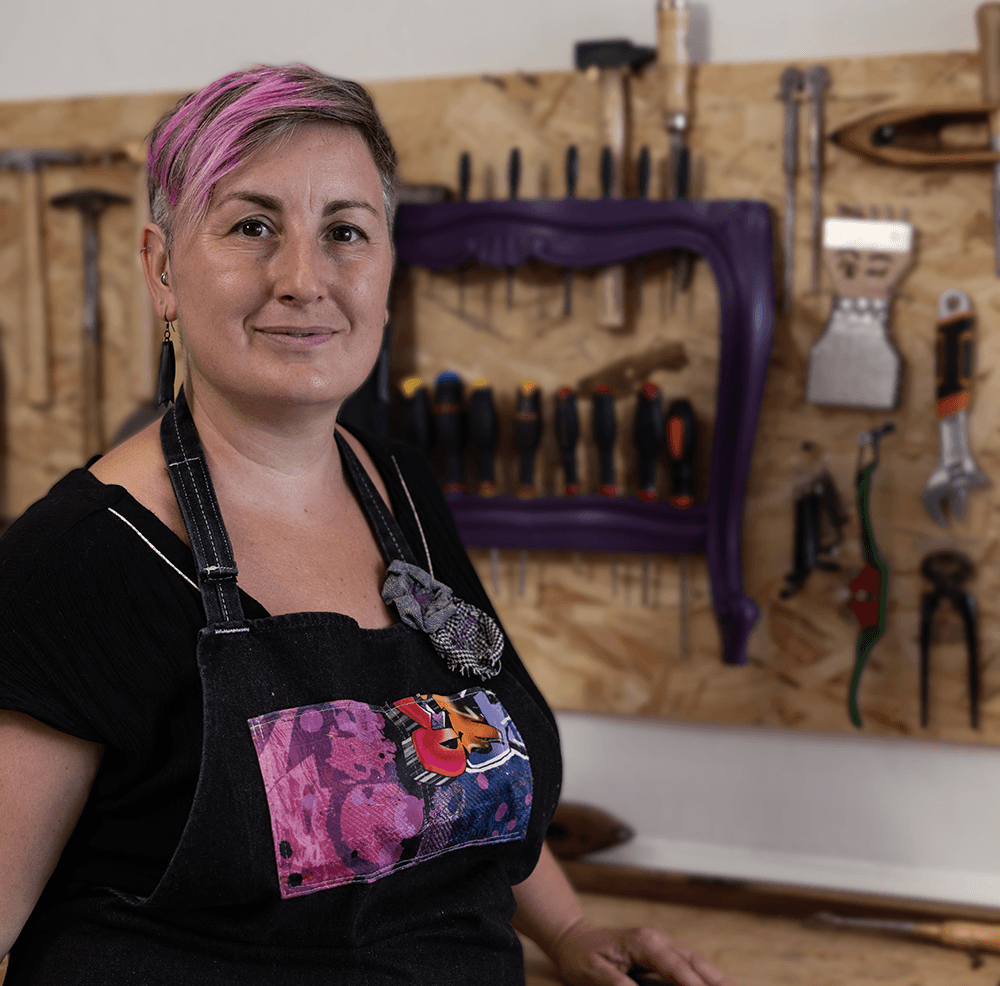 Portait professionnel femme tapissière