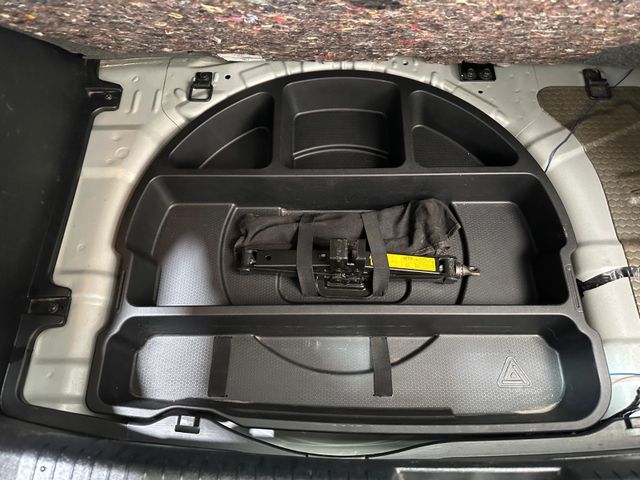 HYUNDAI i20 2012 SILVER Gebrauchtwagen - Galeriebild 19