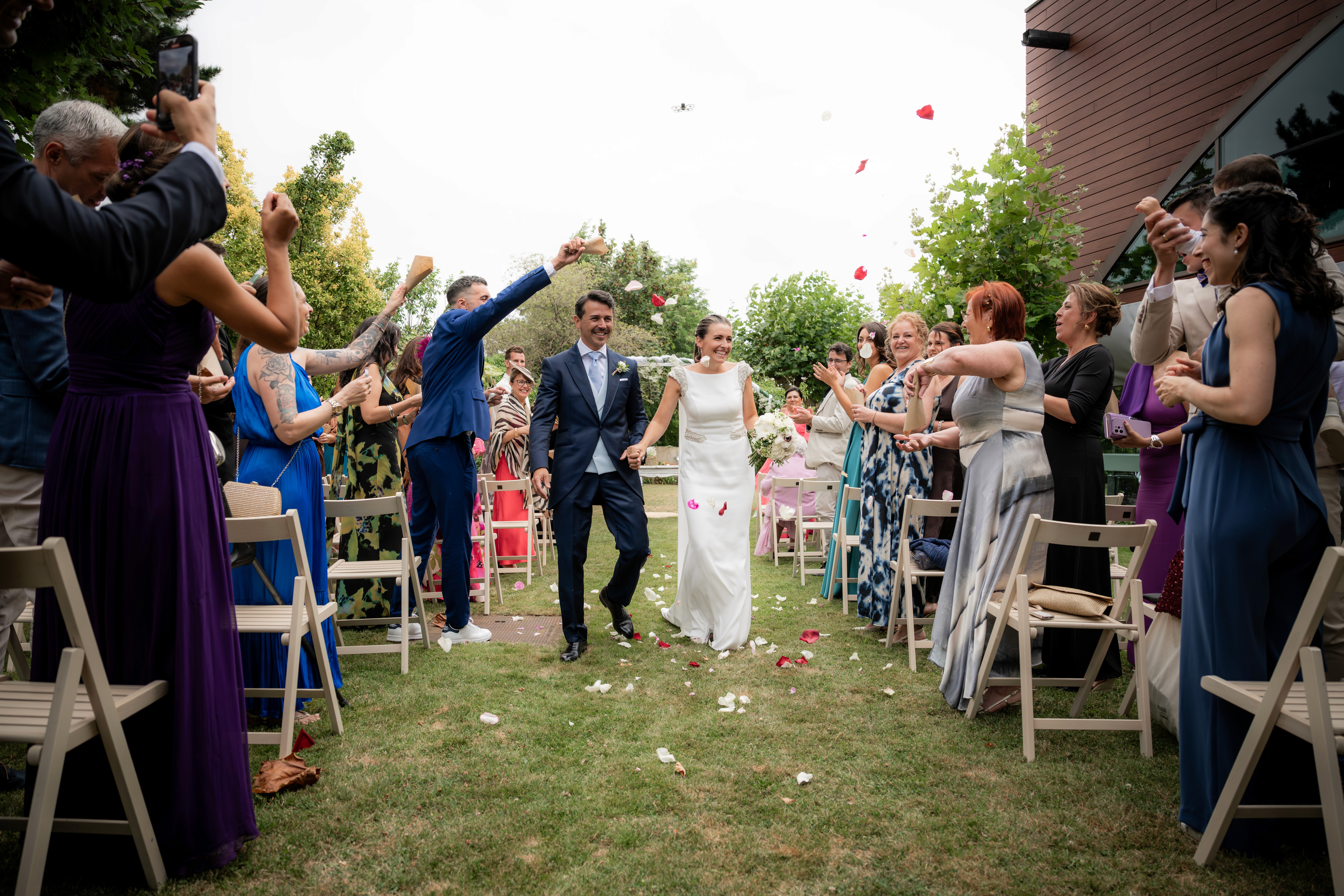 Cliente de Z9IMAGEN pasandolo bien en una boda