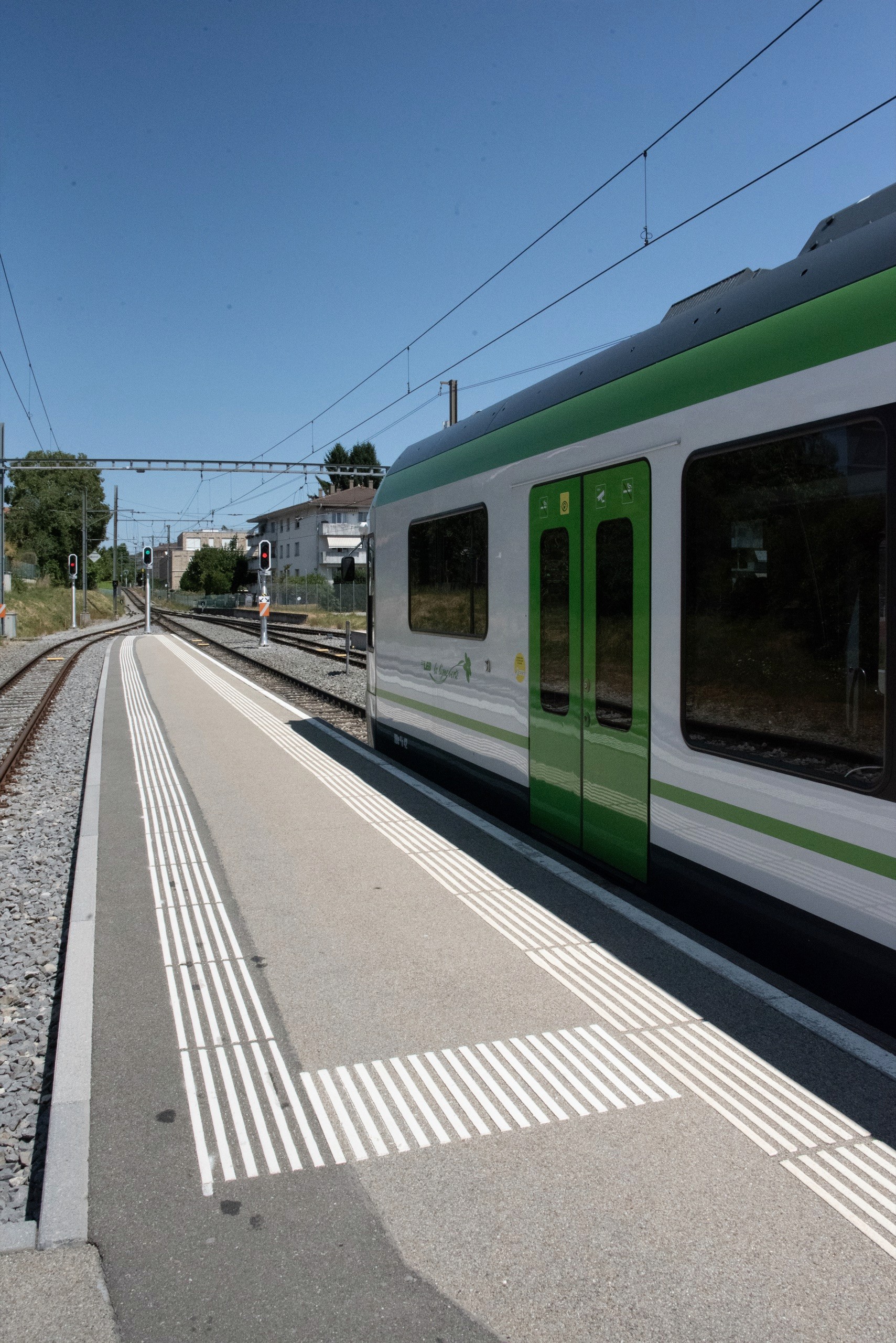 Le train Lausanne-Échallens-Bercher à Cheseaux, vingt minutes de Lausanne-Flon