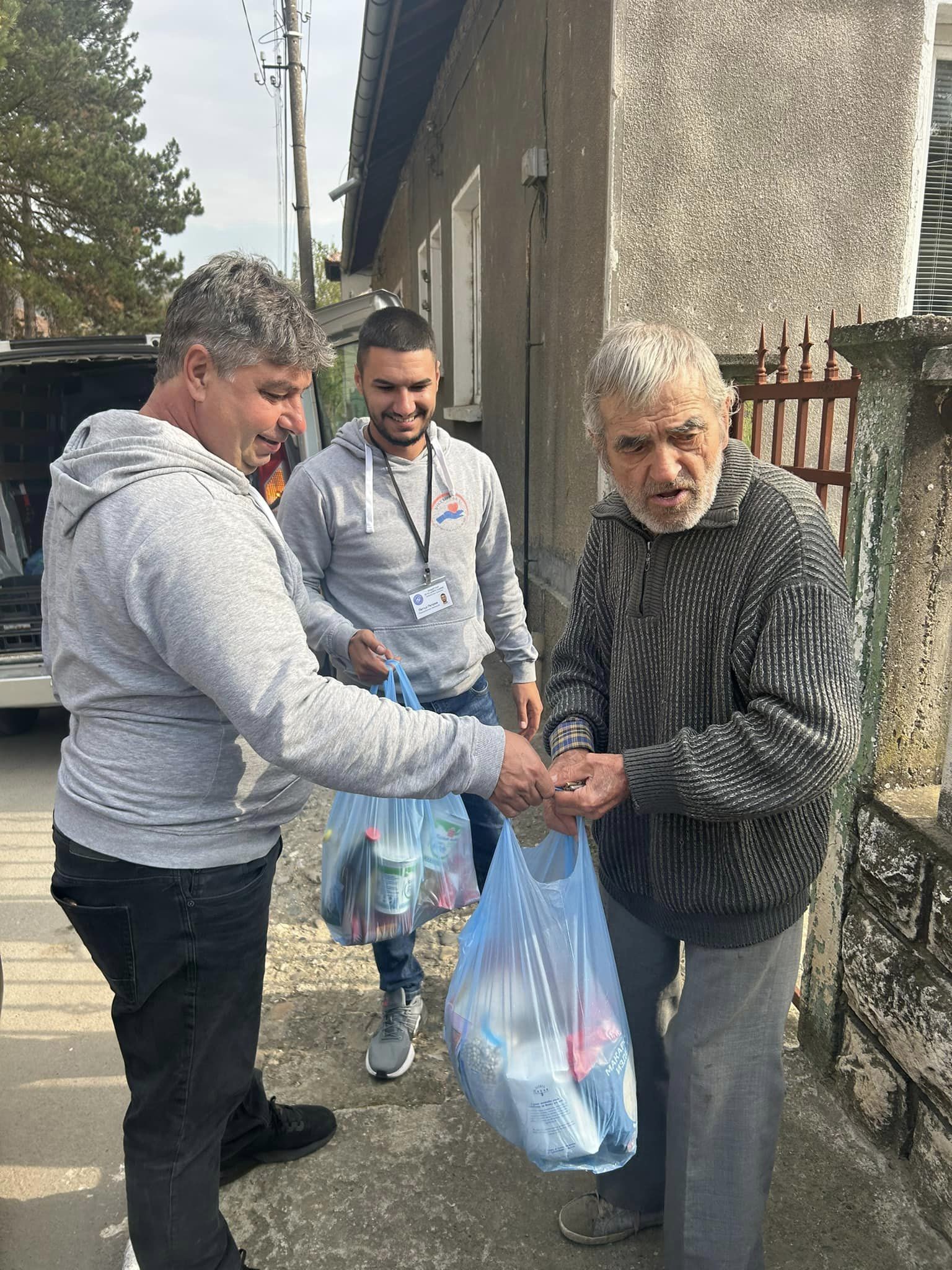 Подкрепа за 70 семейства в нужда от 7 български села 