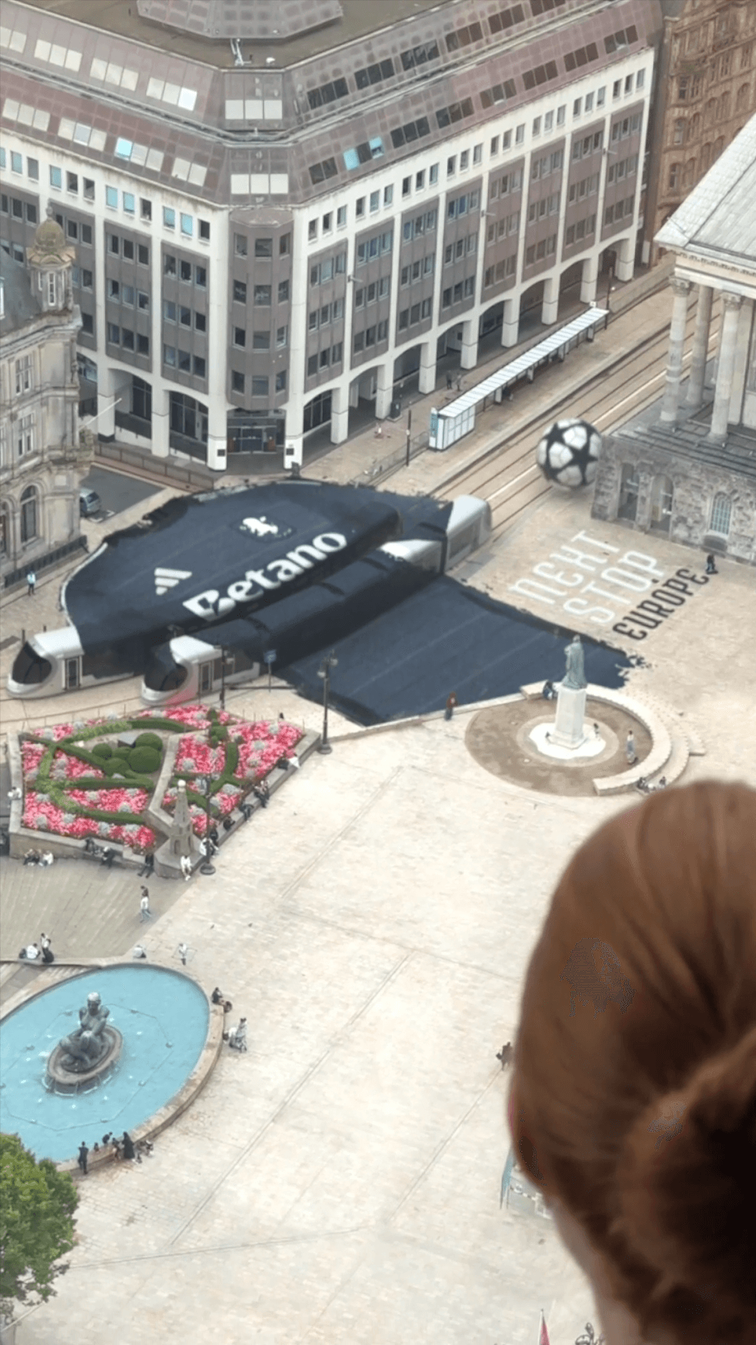 Batch.Works logo over a photo of a box of 3D printed objects