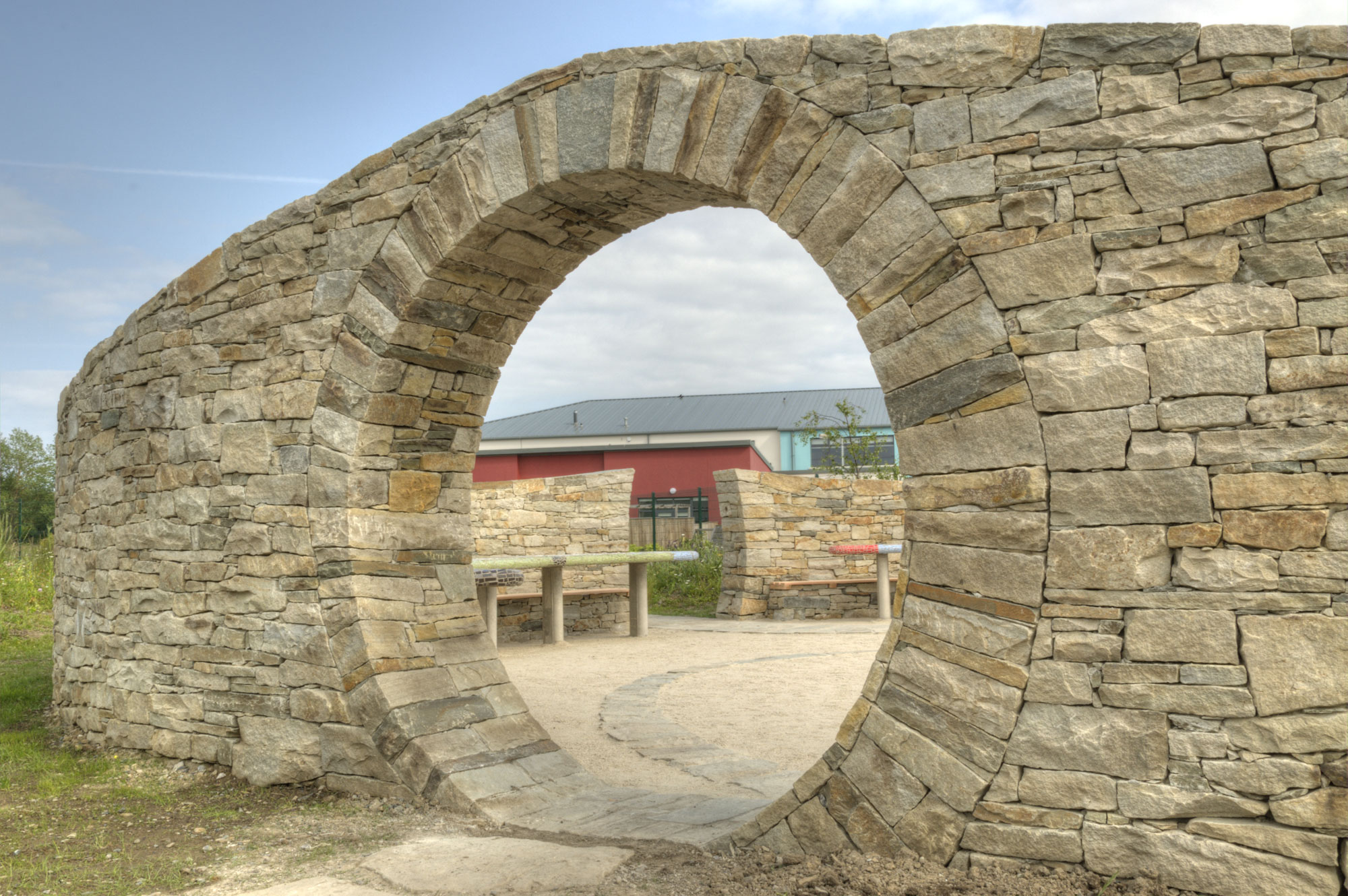 Trockenmauerkunstwerk Sunny Wieler