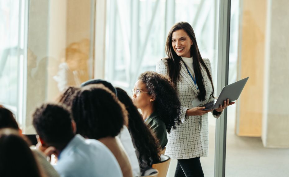 "Confie em si mesma e cerque-se de apoio": as lições de Adriana Anido para liderança feminina