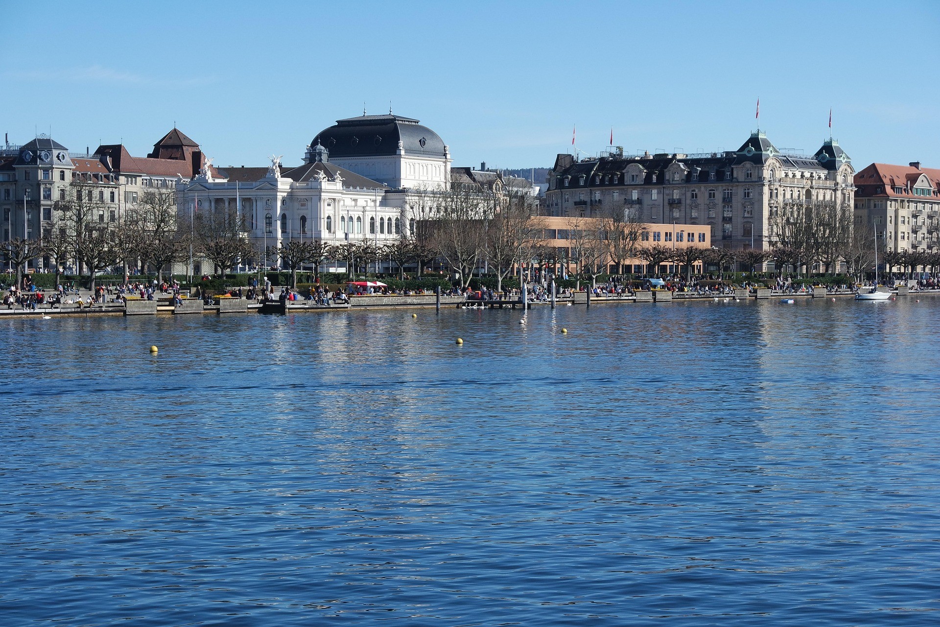 photography of dam during daytime