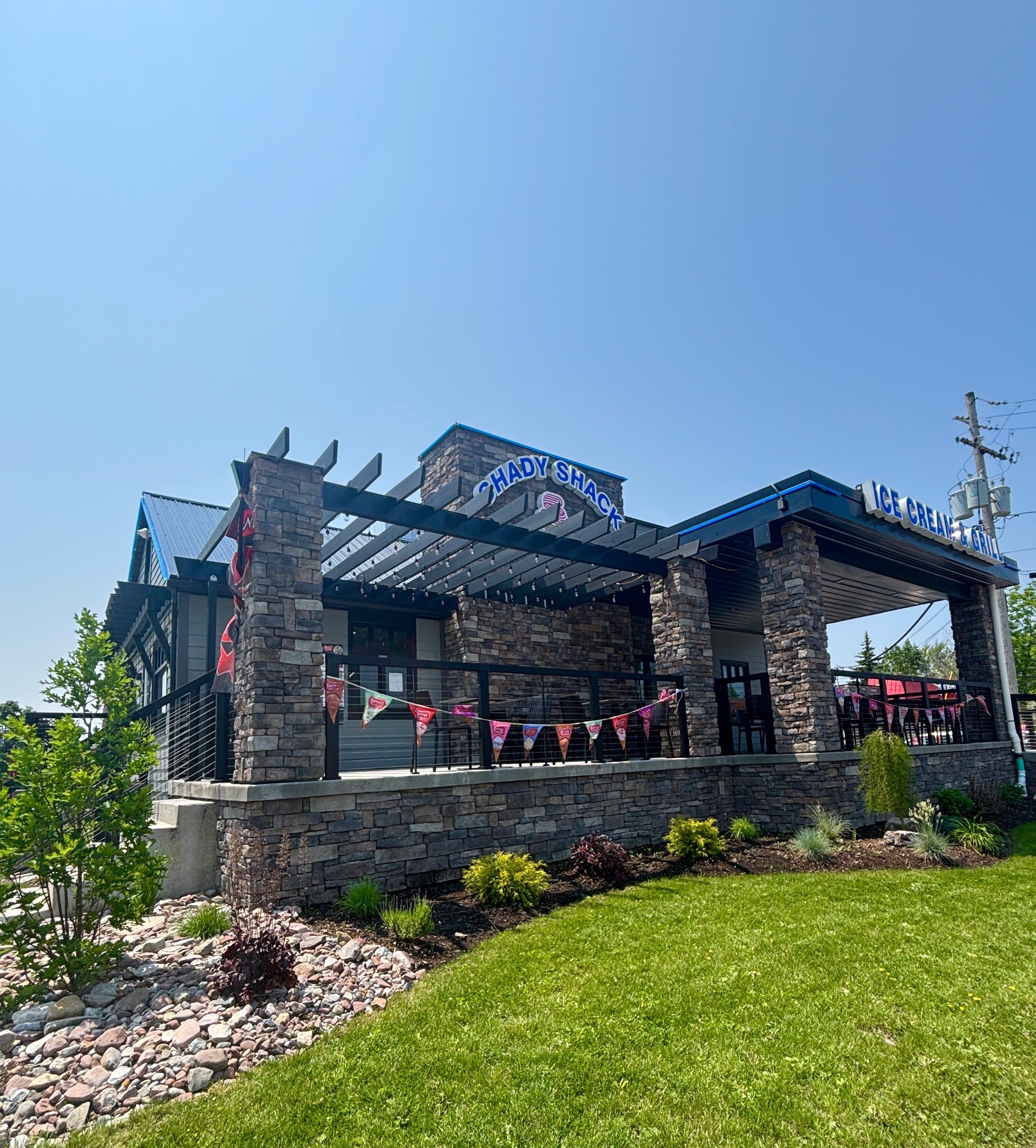 Exterior of Shady Shack Ice Cream and Grill in Buffalo NY on a sunny day